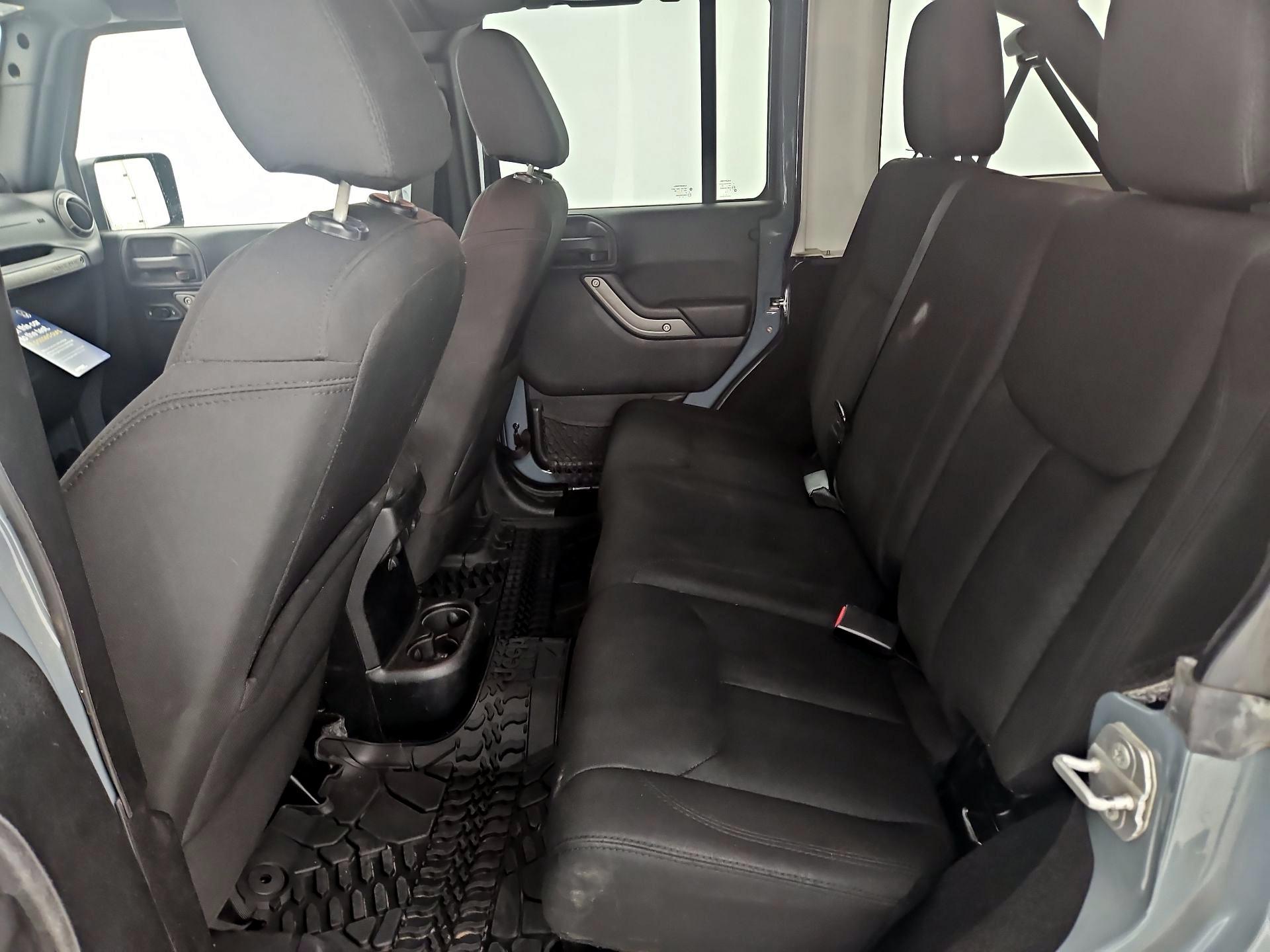 Thumbnail: 2014 Jeep Wrangler - 16