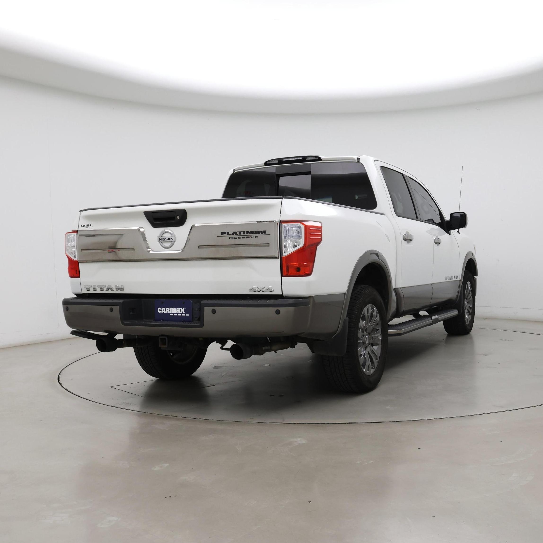 Thumbnail: 2018 Nissan Titan - 8