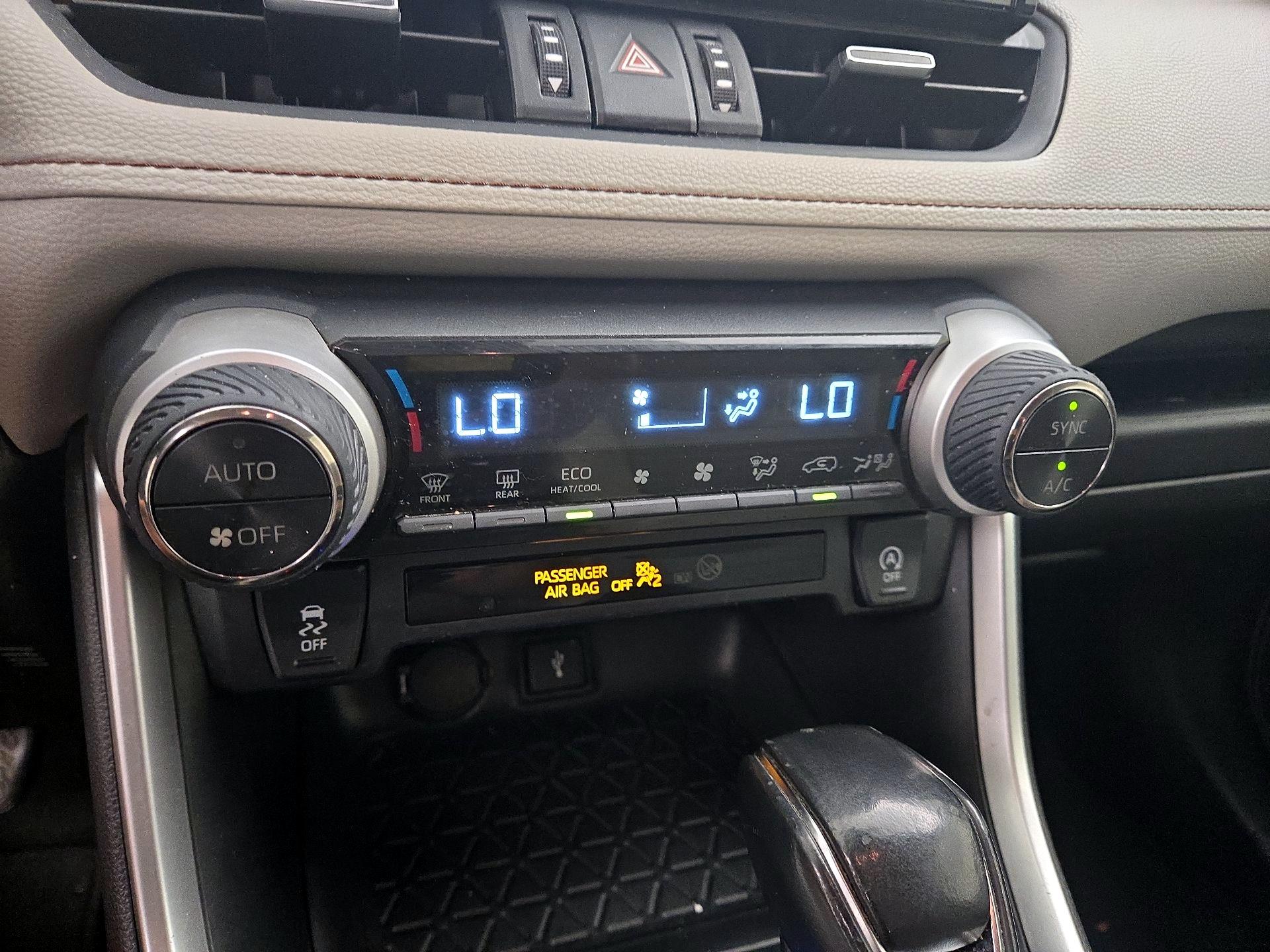 Thumbnail: 2020 Toyota RAV4 - 16