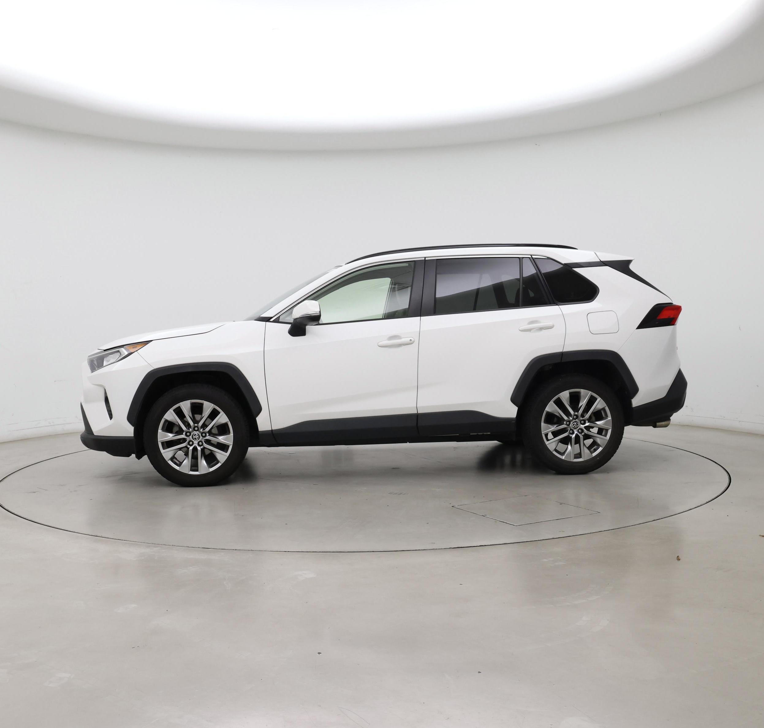 Thumbnail: 2020 Toyota RAV4 - 3