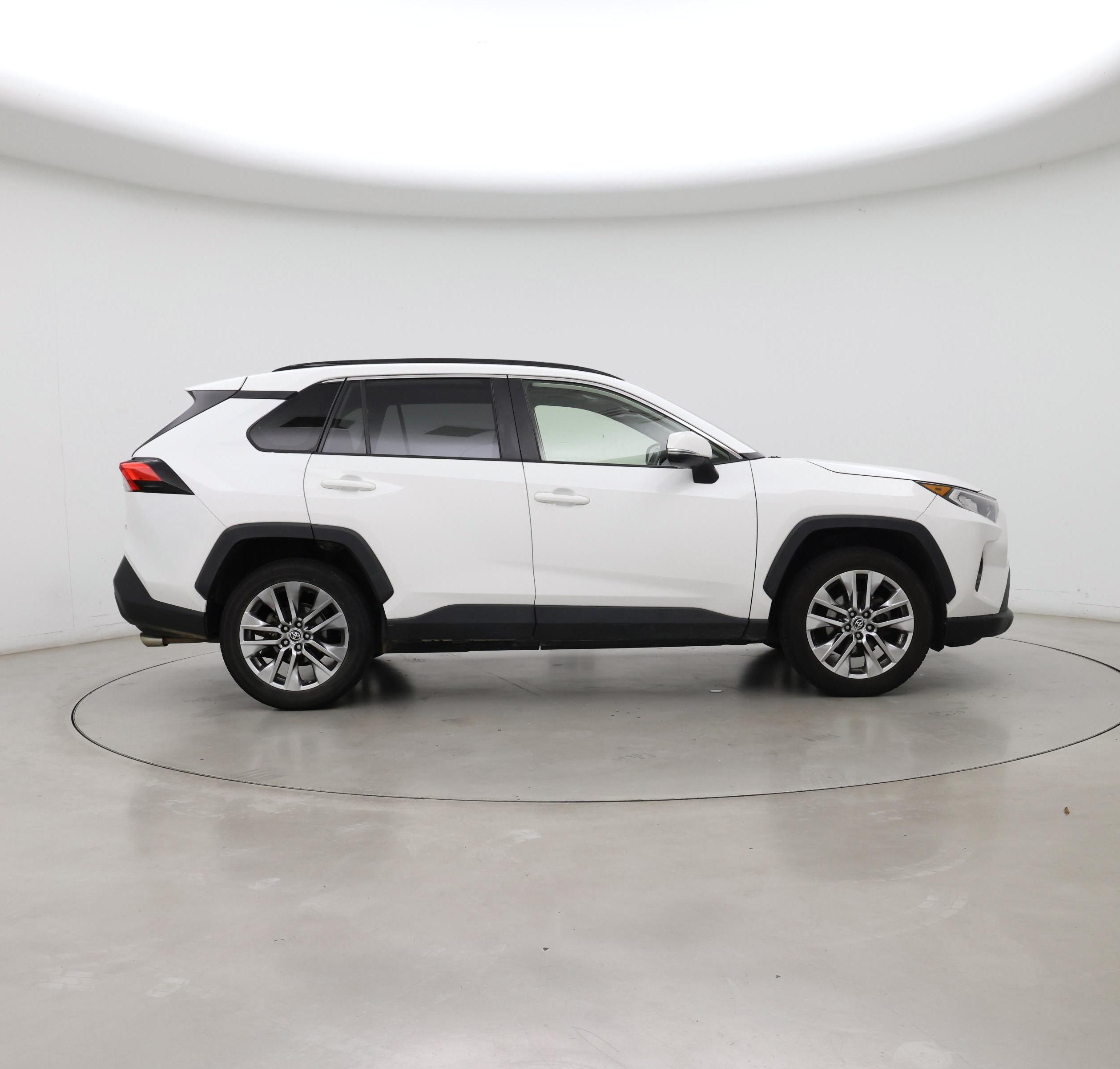 Thumbnail: 2020 Toyota RAV4 - 7