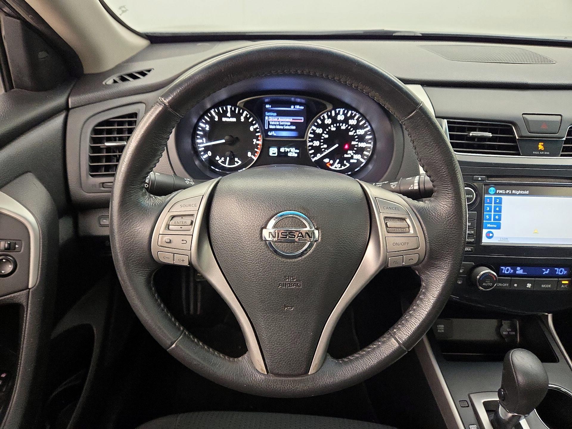 Thumbnail: 2015 Nissan Altima - 10