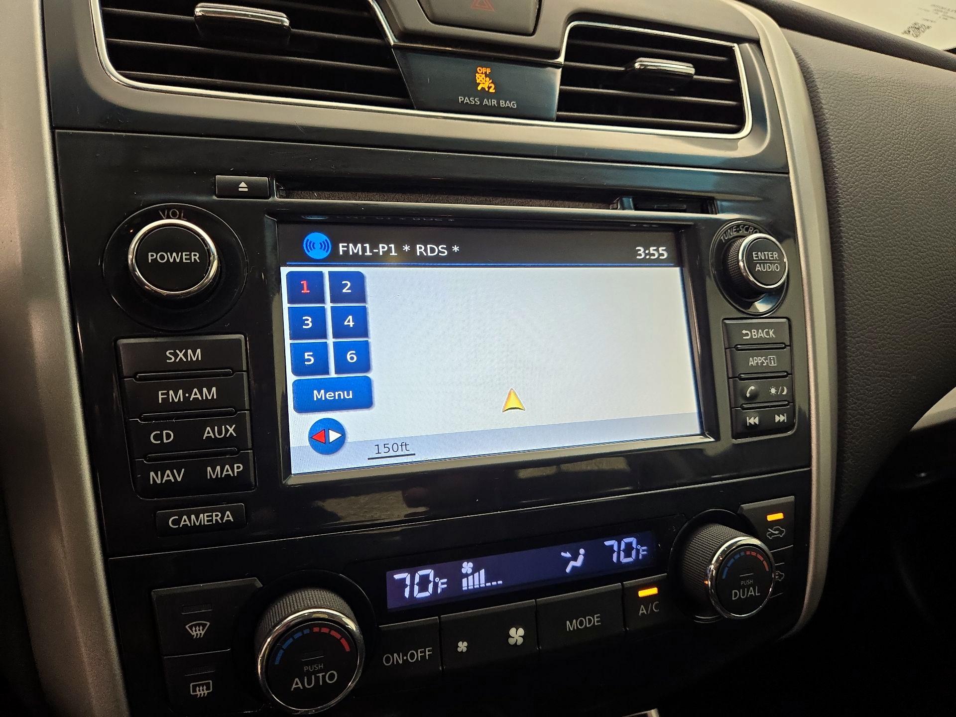 Thumbnail: 2015 Nissan Altima - 14