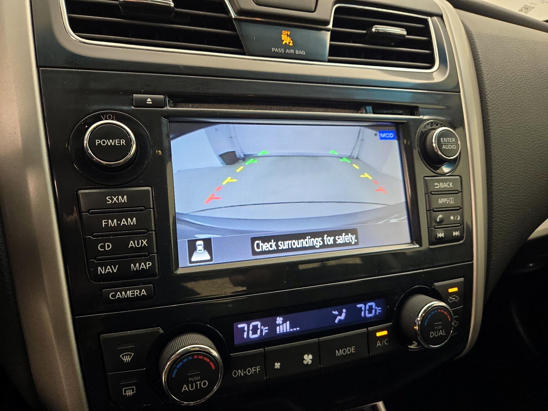 Thumbnail: 2015 Nissan Altima - 15