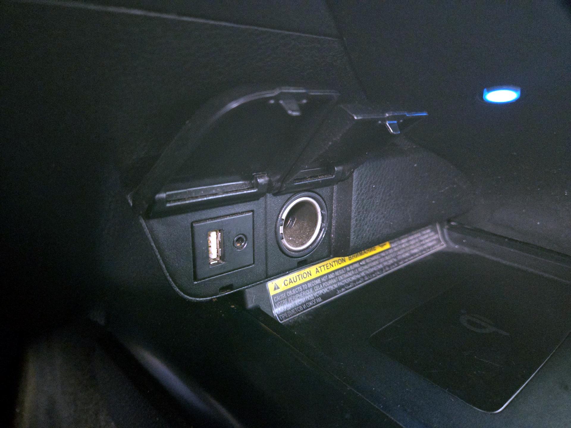 Thumbnail: 2019 Toyota Camry - 18