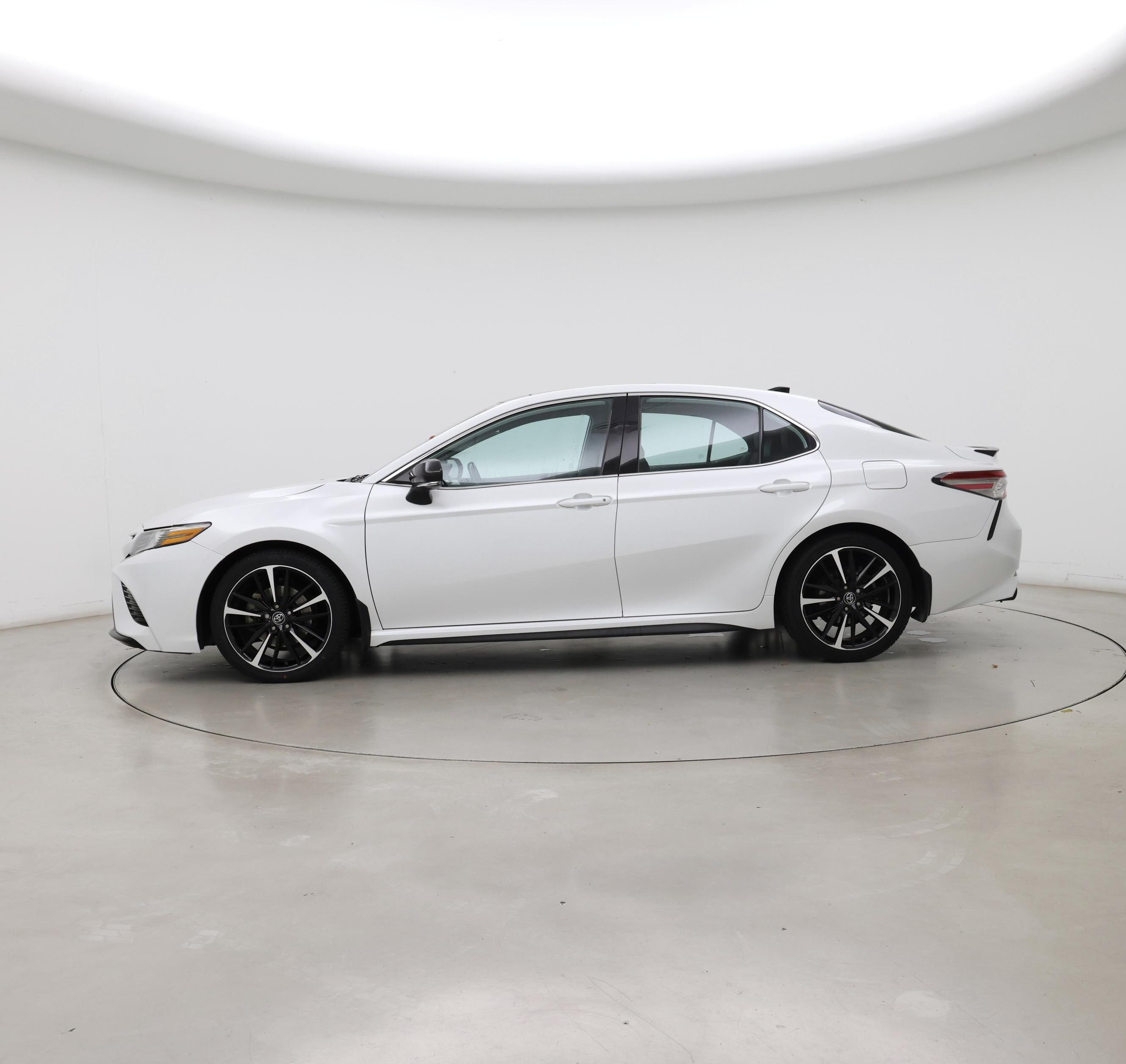 Thumbnail: 2019 Toyota Camry - 3