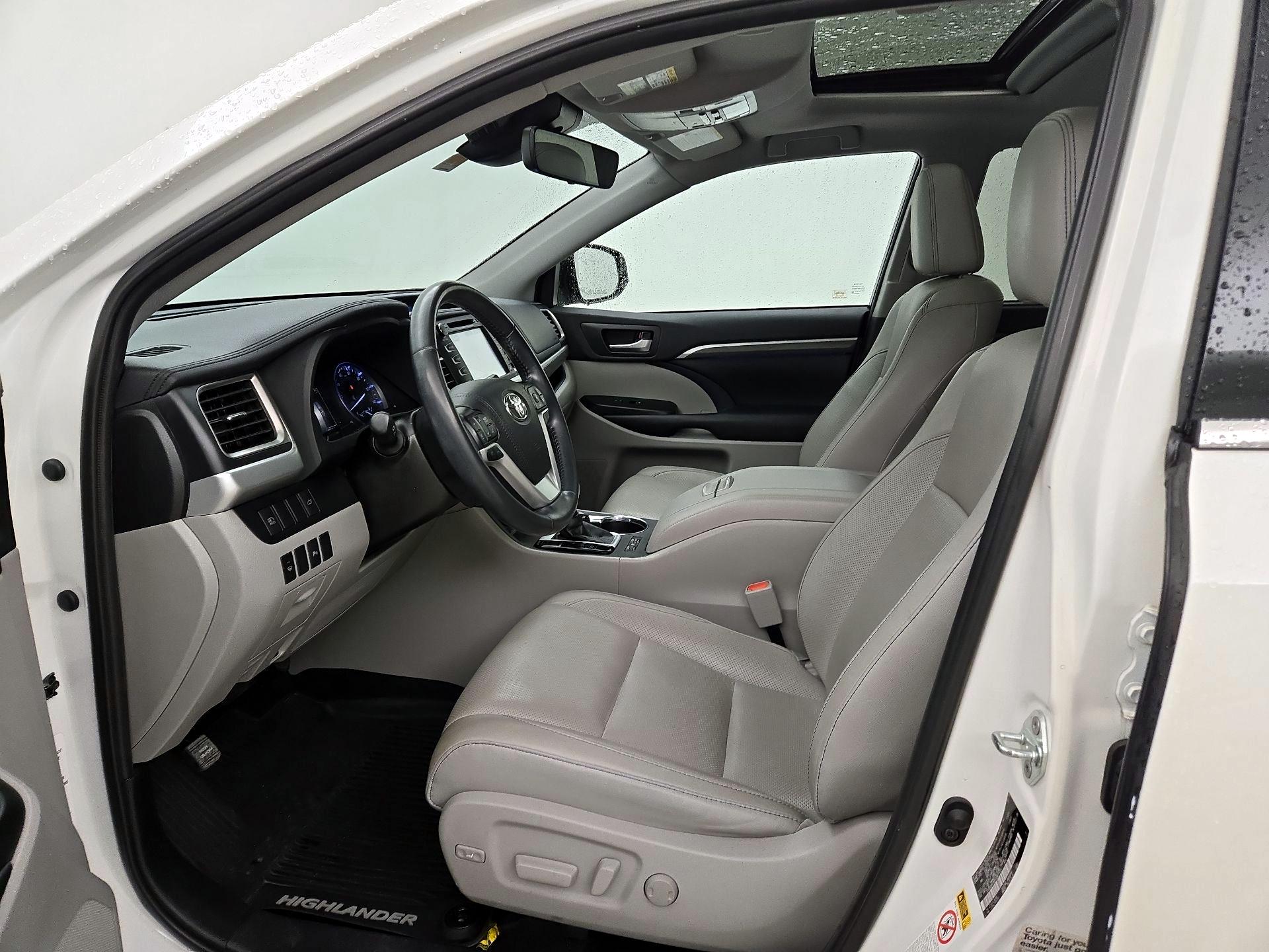 Thumbnail: 2019 Toyota Highlander - 11