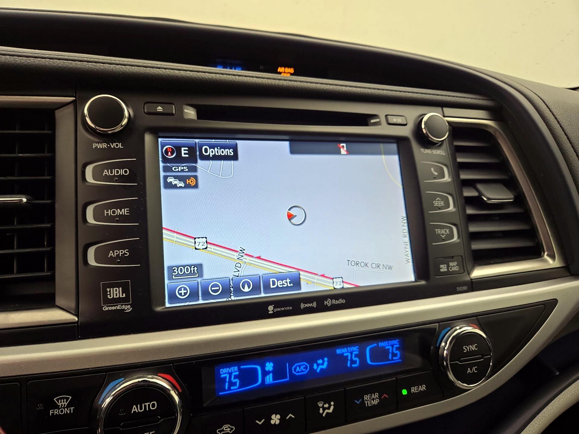 Thumbnail: 2019 Toyota Highlander - 14