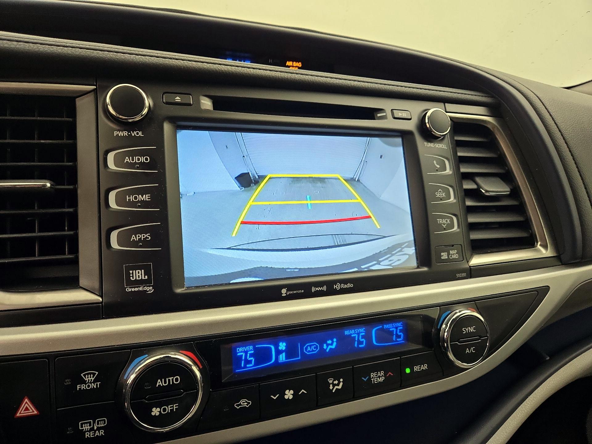 Thumbnail: 2019 Toyota Highlander - 15