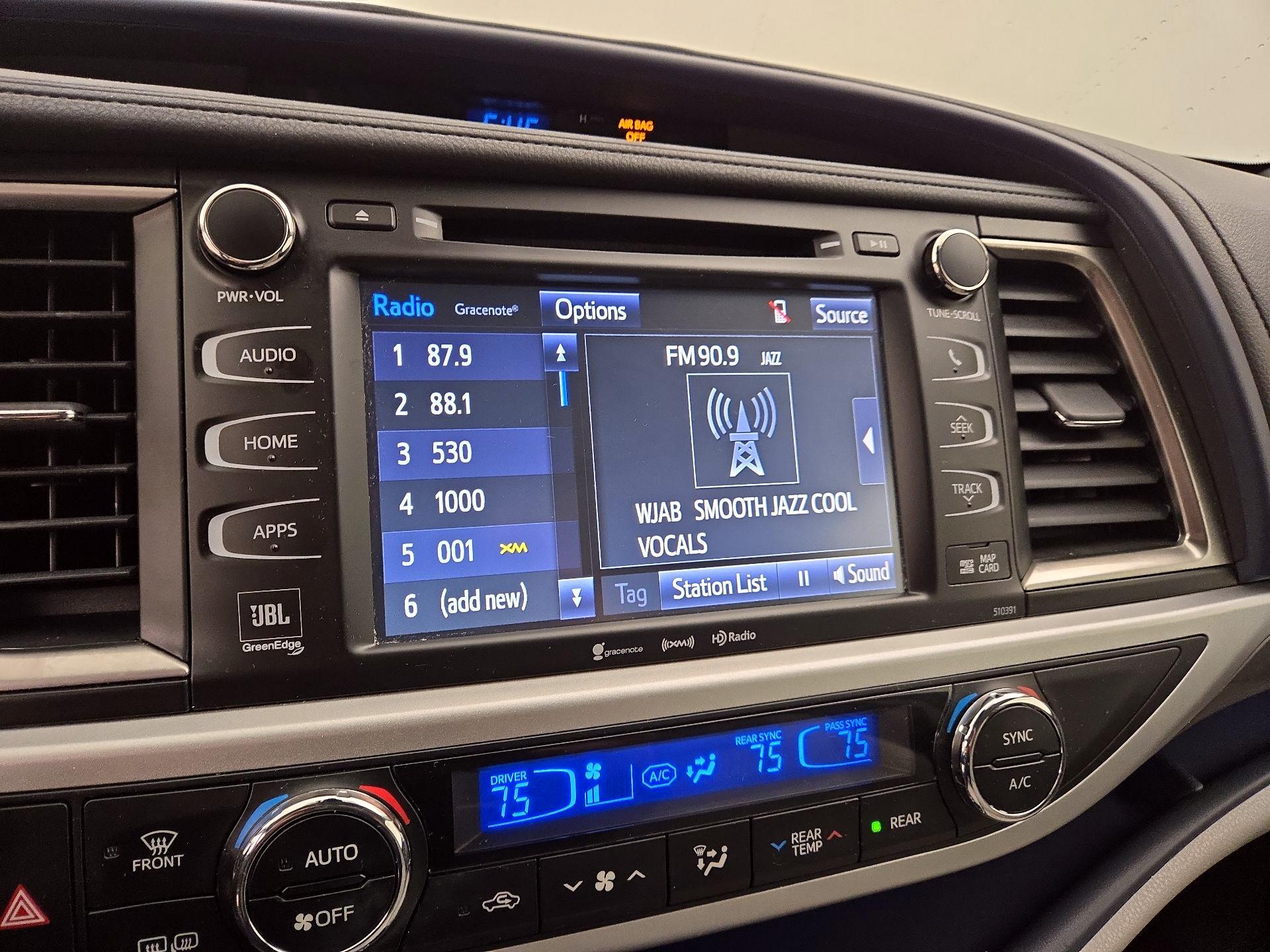 Thumbnail: 2019 Toyota Highlander - 16