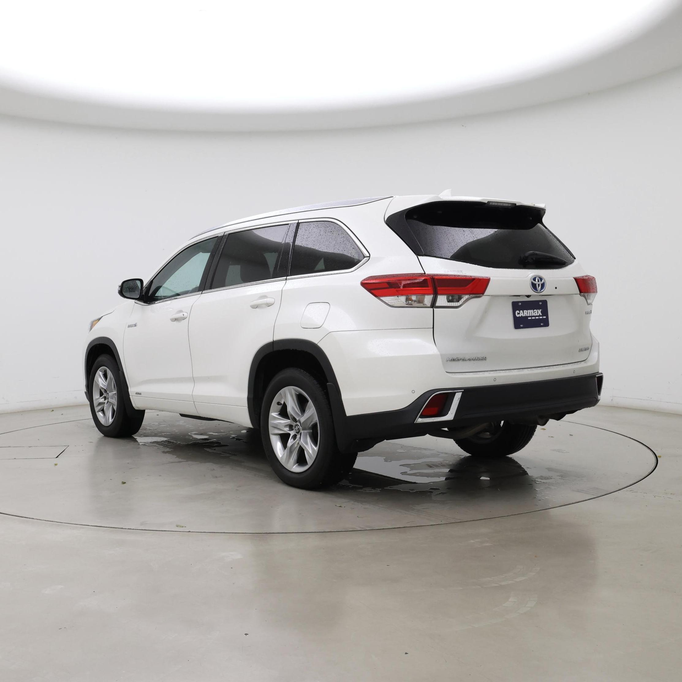 Thumbnail: 2019 Toyota Highlander - 2