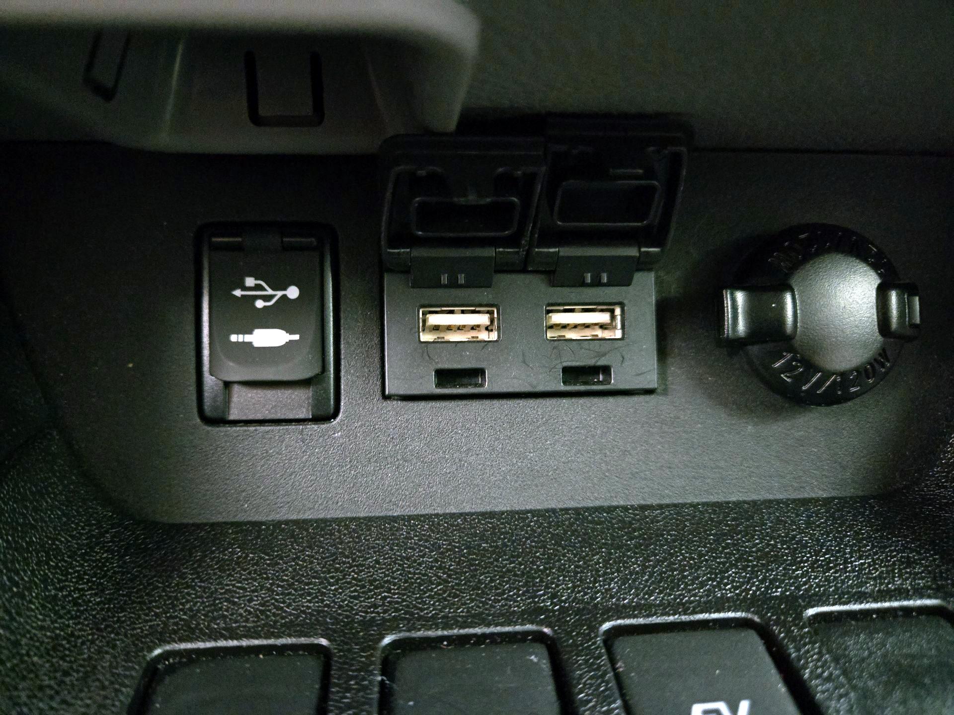 Thumbnail: 2019 Toyota Highlander - 19