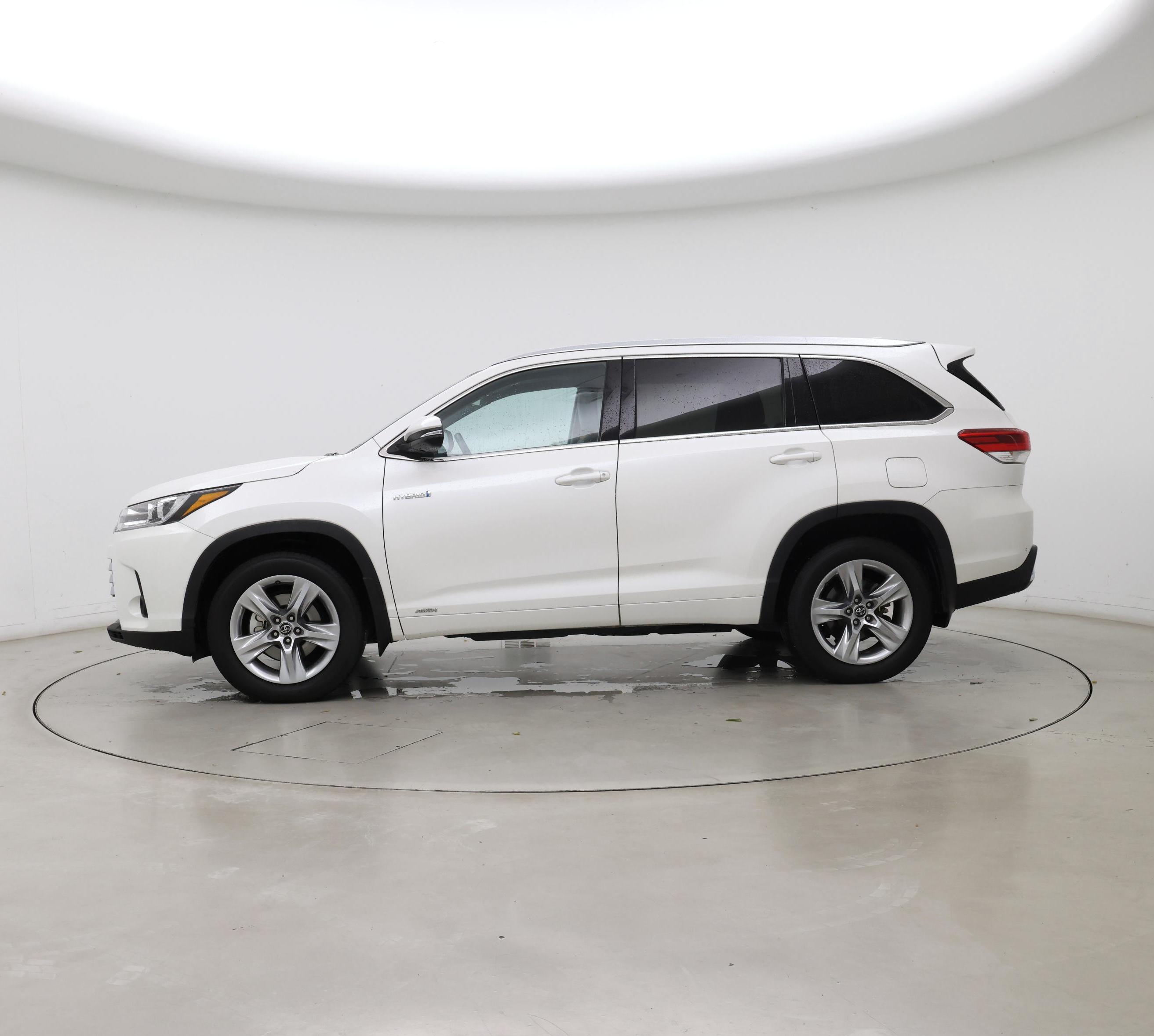 Thumbnail: 2019 Toyota Highlander - 3