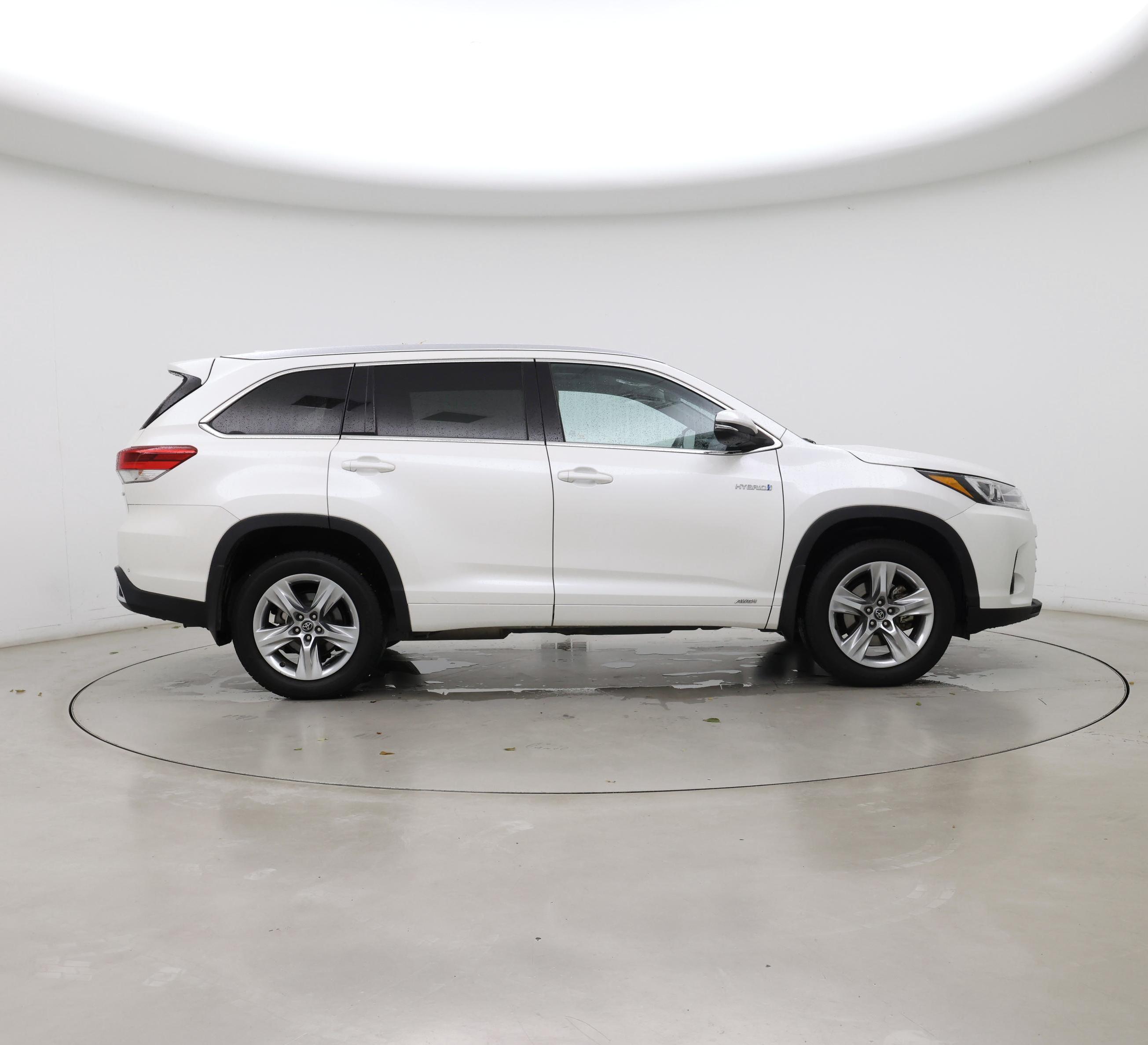Thumbnail: 2019 Toyota Highlander - 7