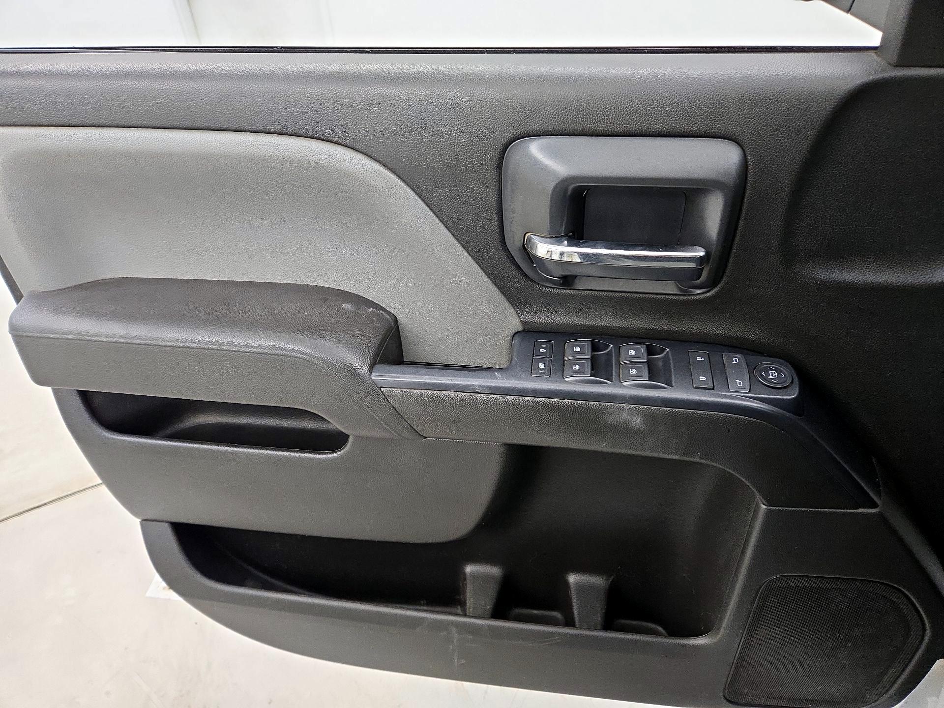 Thumbnail: 2017 Chevrolet Silverado 1500 - 12