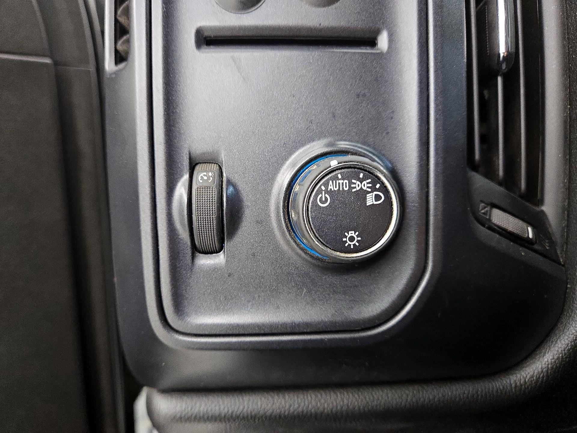 Thumbnail: 2017 Chevrolet Silverado 1500 - 13