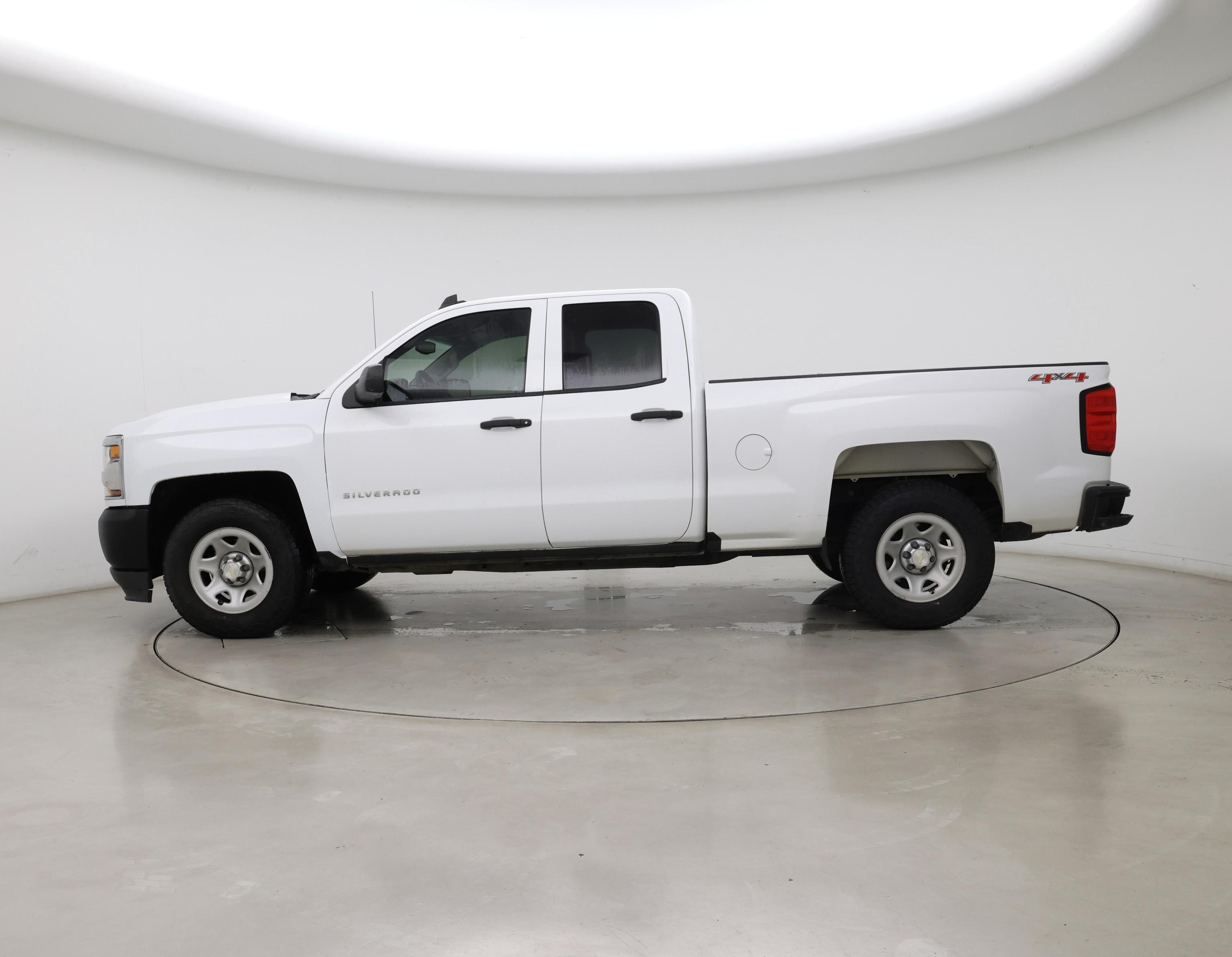 Thumbnail: 2017 Chevrolet Silverado 1500 - 3