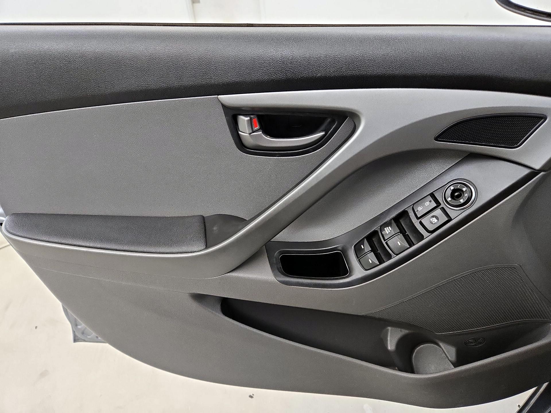 Thumbnail: 2016 Hyundai Elantra - 12