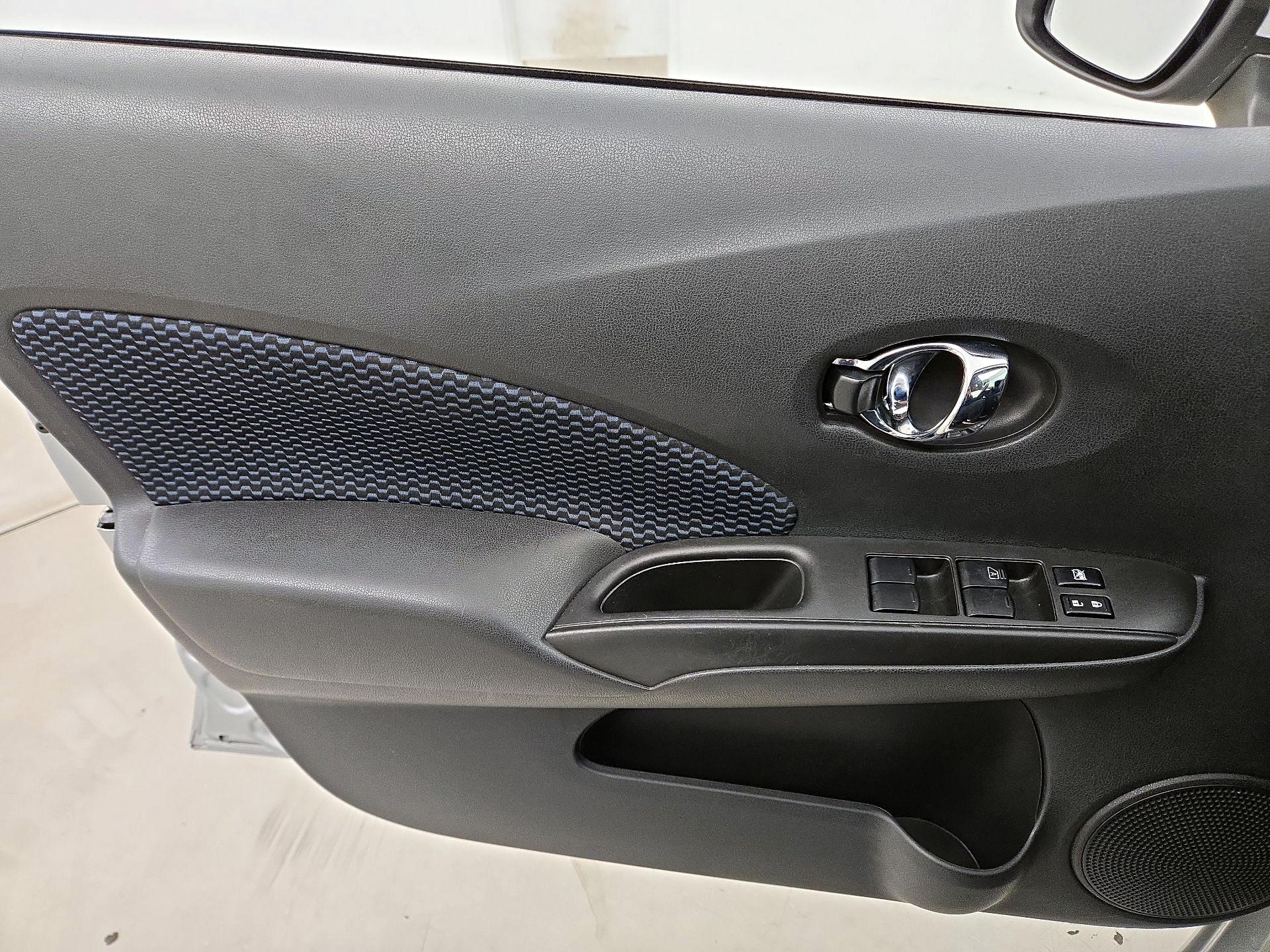 Thumbnail: 2017 Nissan Versa Note - 12