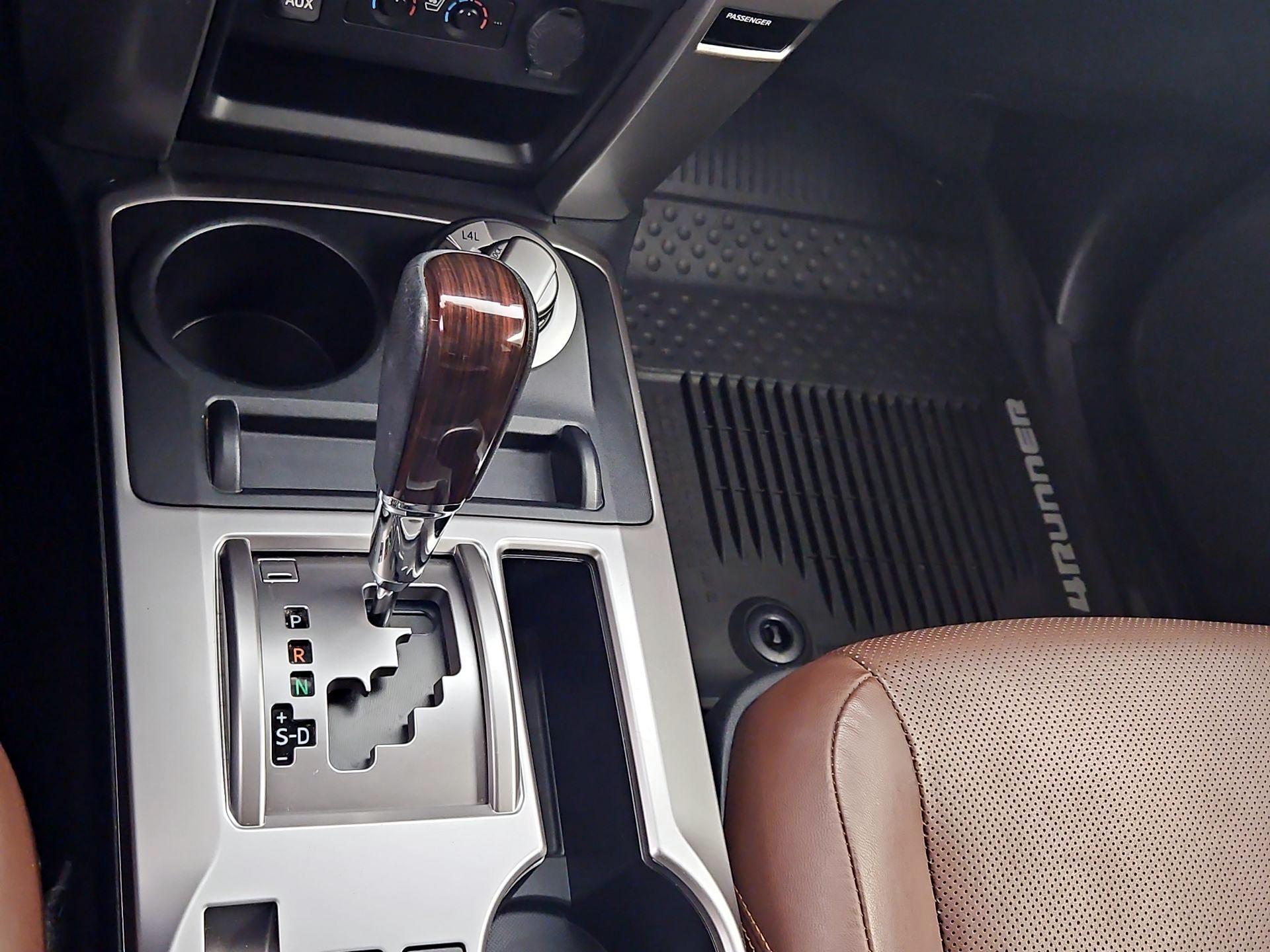 Thumbnail: 2018 Toyota 4Runner - 17