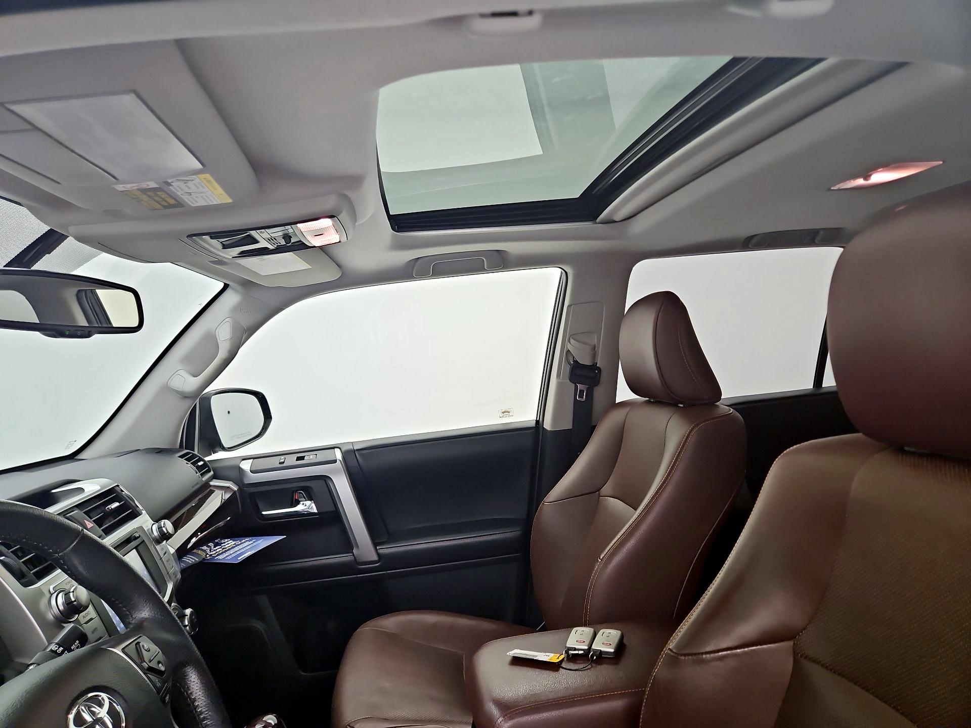 Thumbnail: 2018 Toyota 4Runner - 19