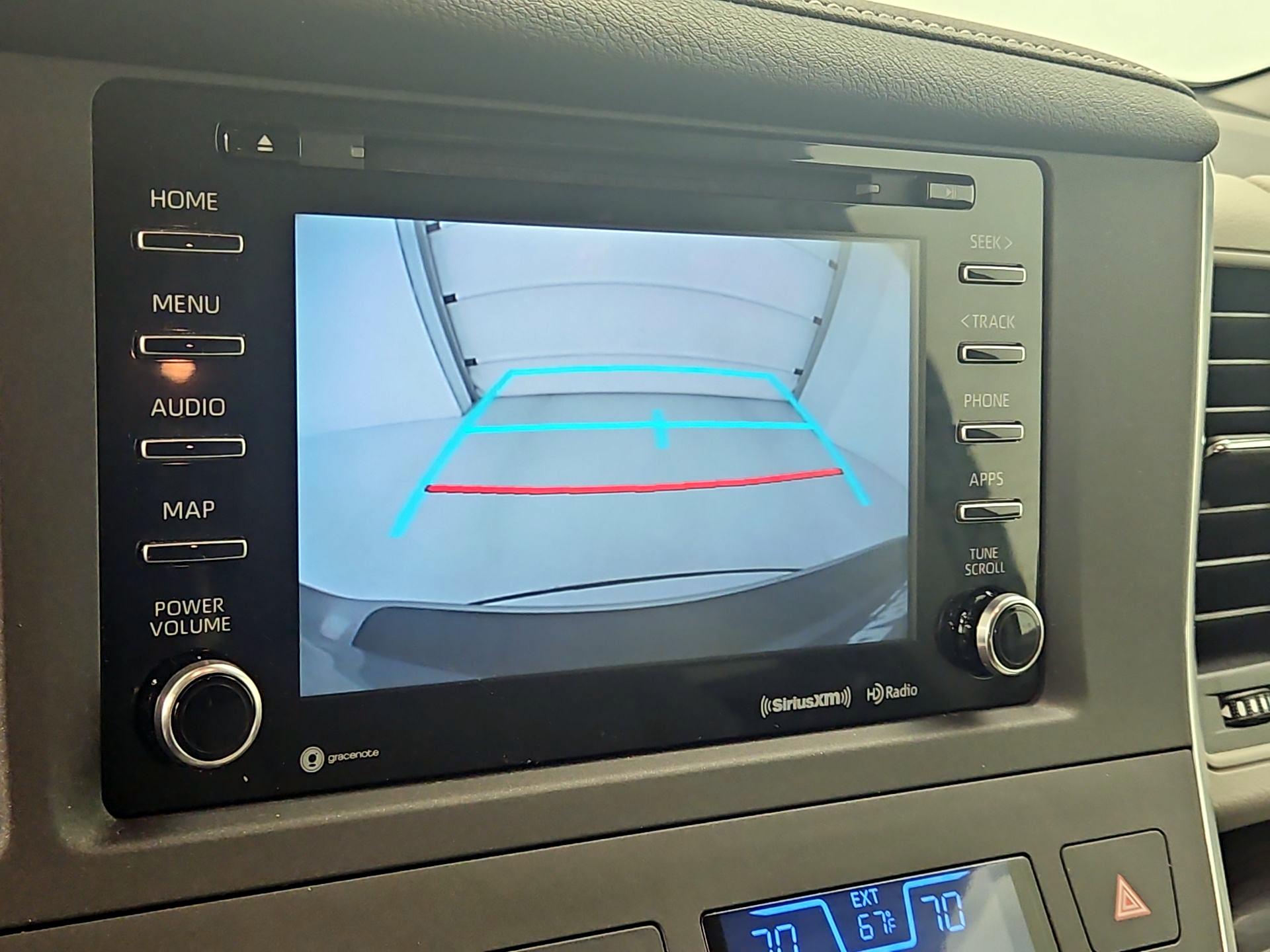 Thumbnail: 2018 Toyota Sienna - 15