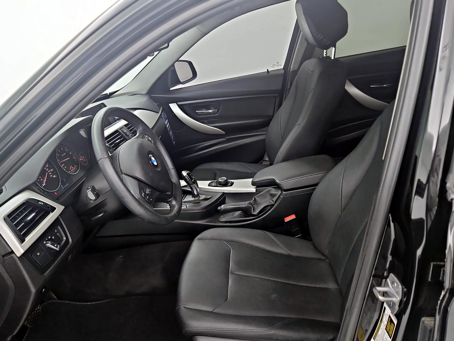 Thumbnail: 2018 BMW 3 Series - 11