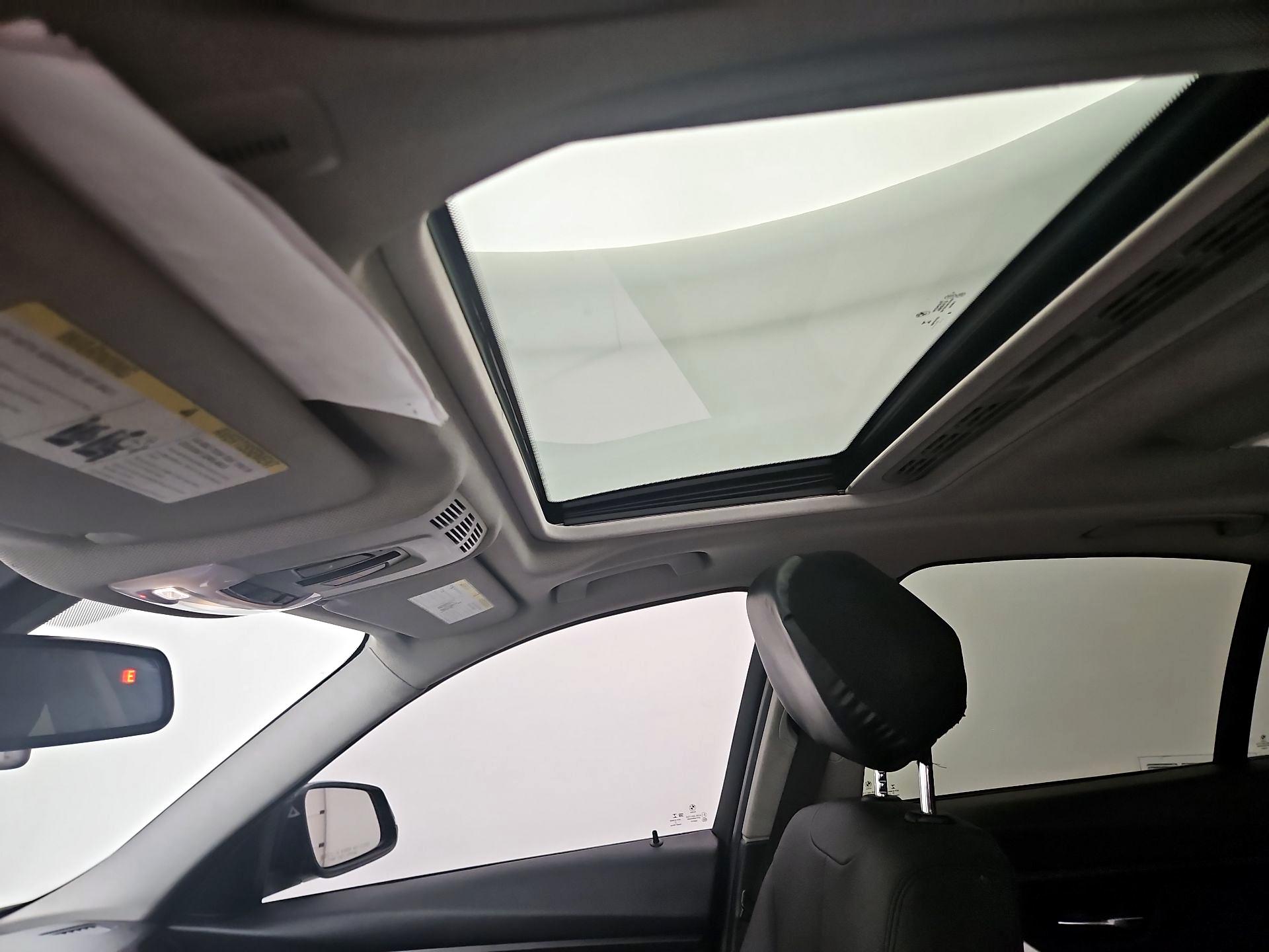 Thumbnail: 2018 BMW 3 Series - 19