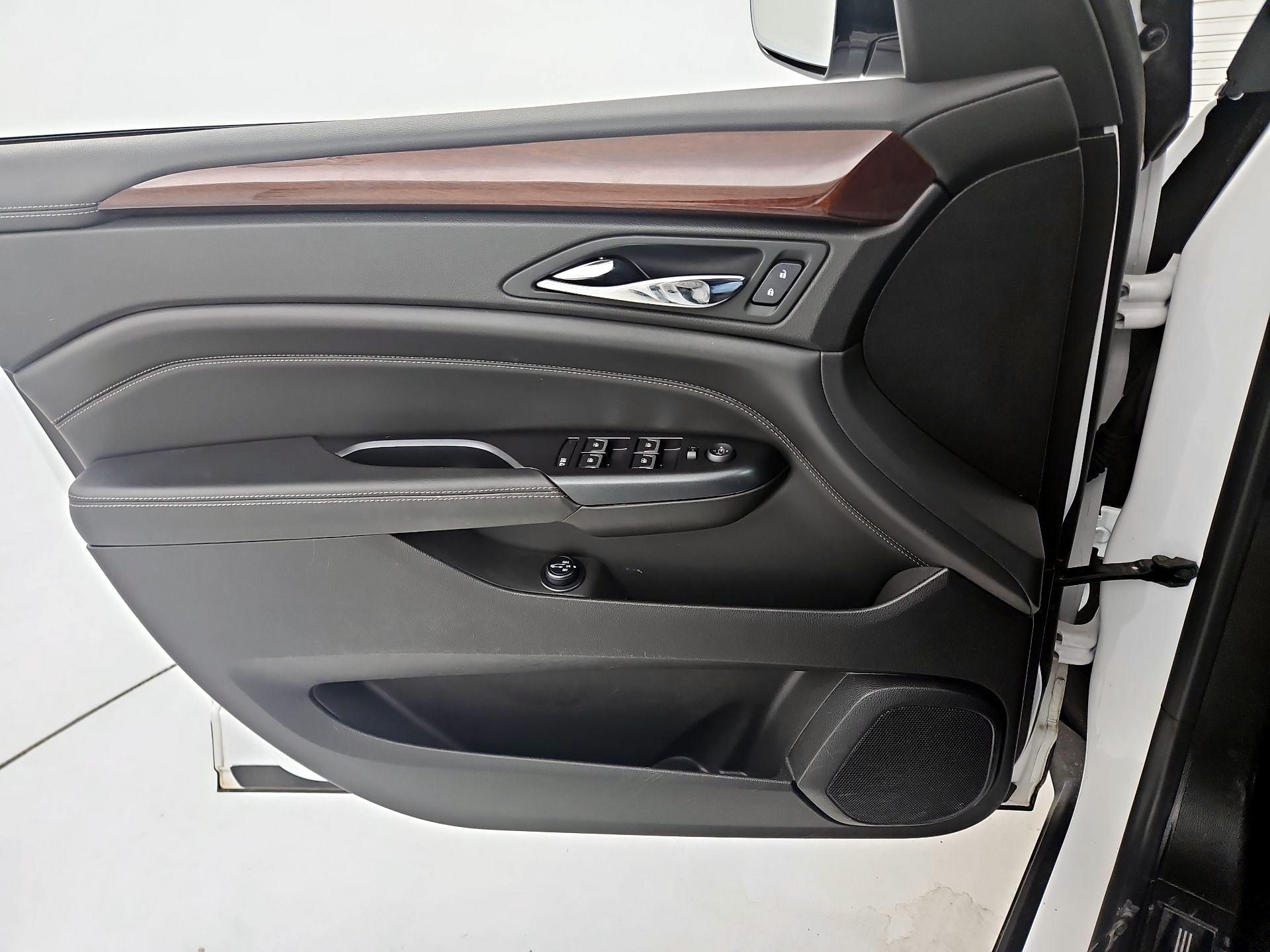 Thumbnail: 2015 Cadillac SRX - 12