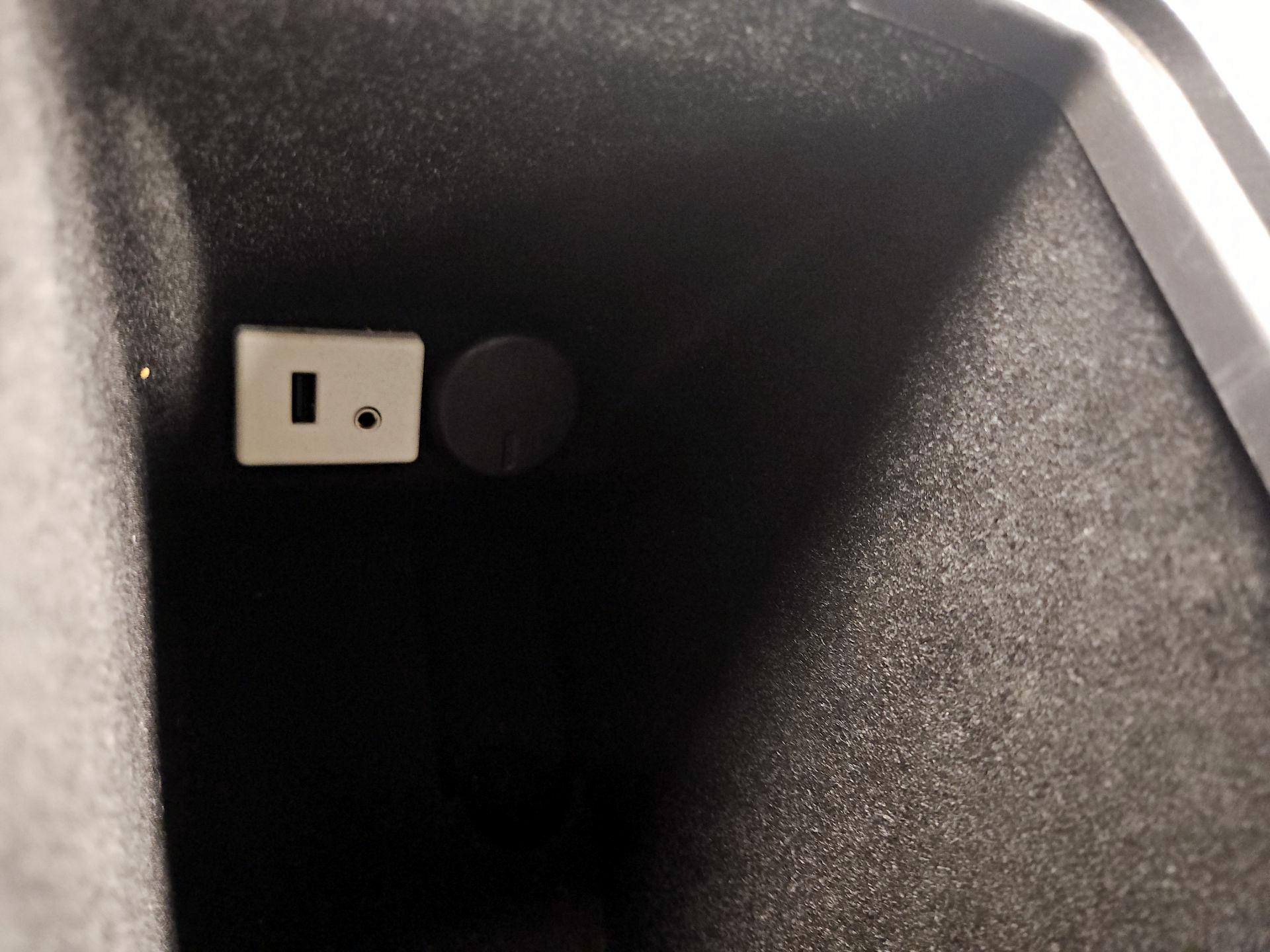 Thumbnail: 2015 Cadillac SRX - 19