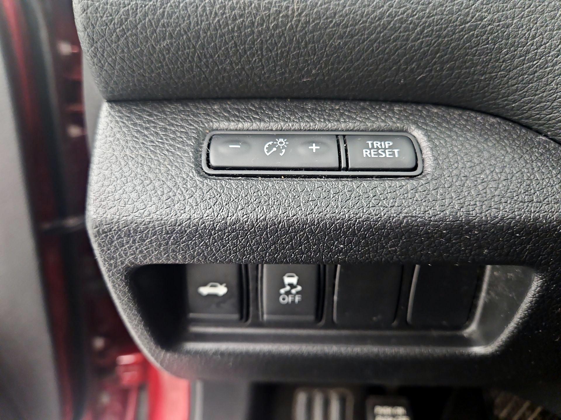 Thumbnail: 2016 Nissan Altima - 13