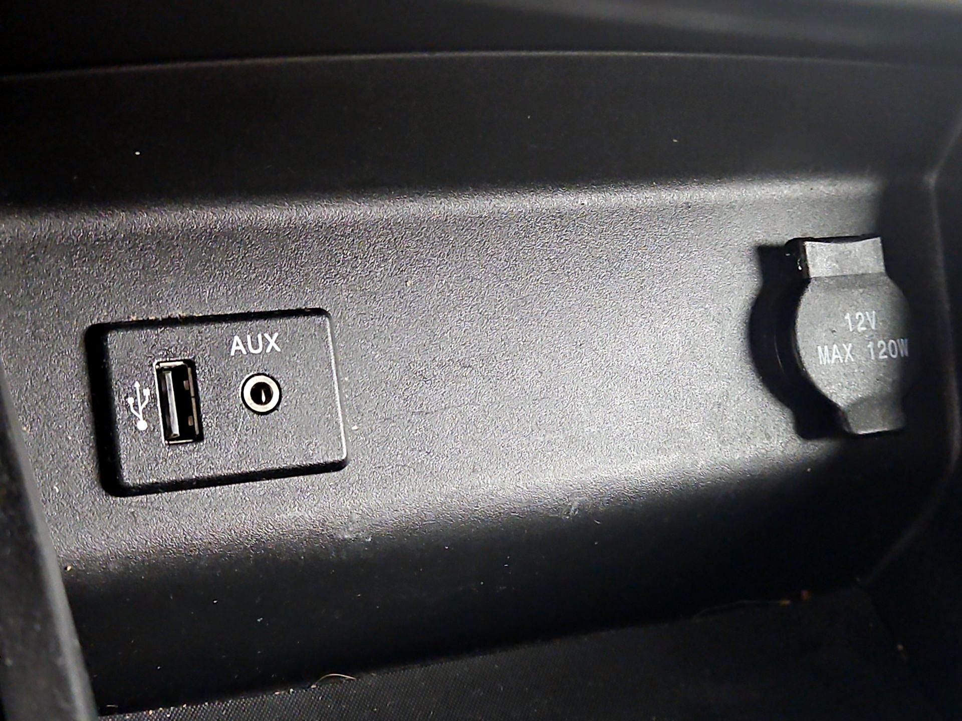 Thumbnail: 2016 Nissan Altima - 18