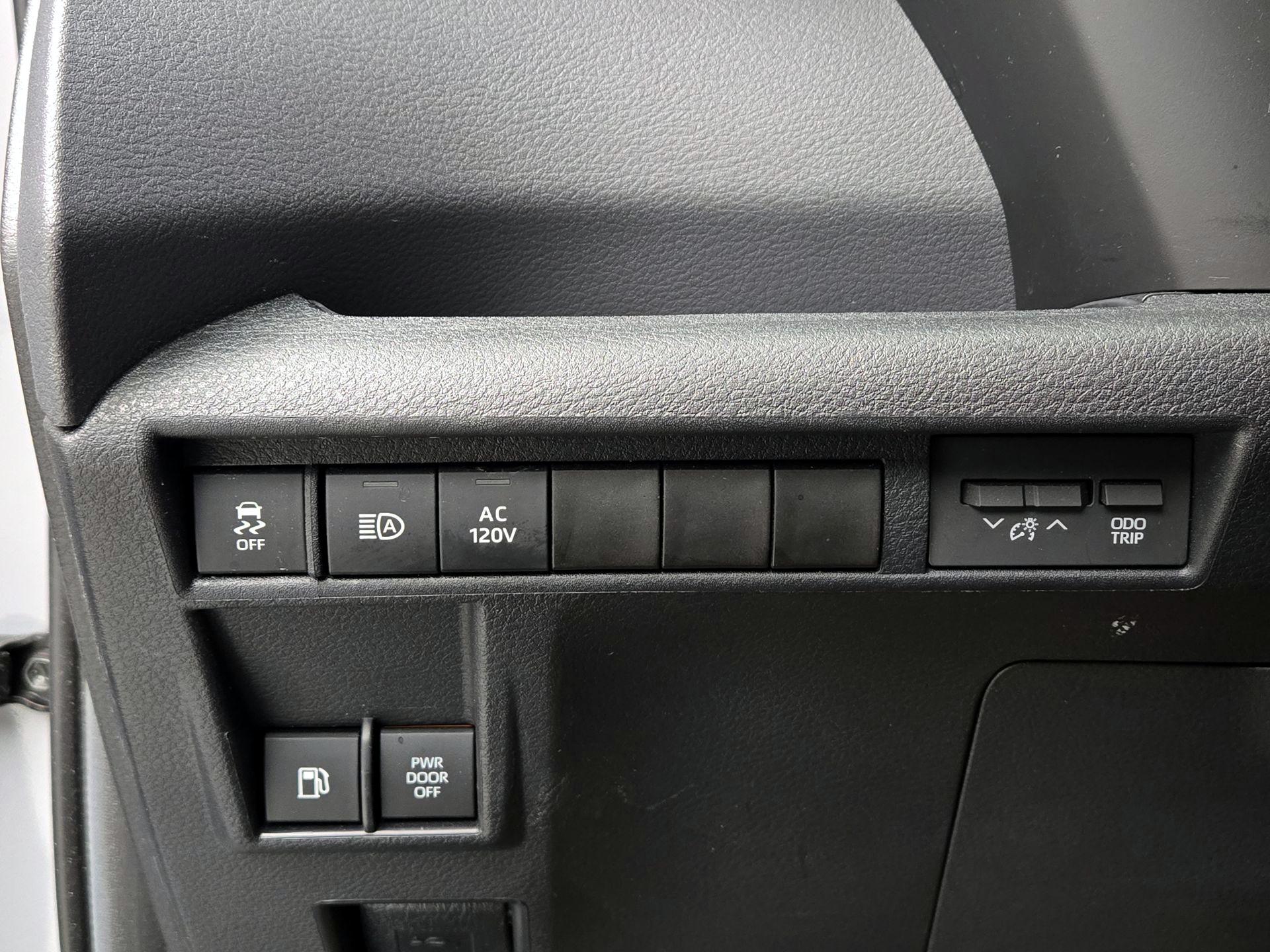 Thumbnail: 2024 Toyota Sienna - 13