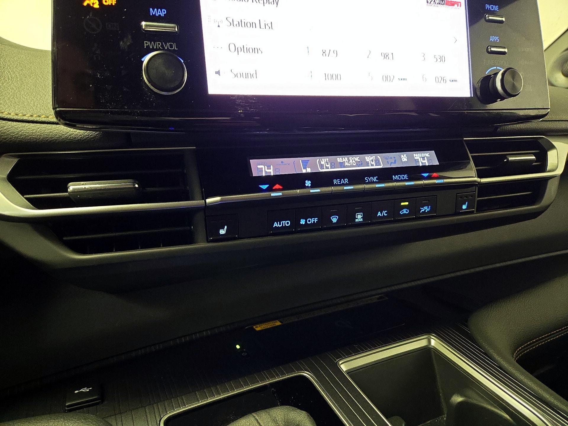 Thumbnail: 2024 Toyota Sienna - 17