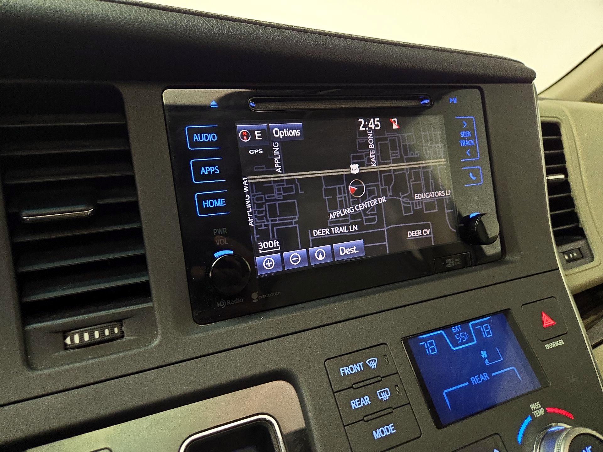 Thumbnail: 2015 Toyota Sienna - 14