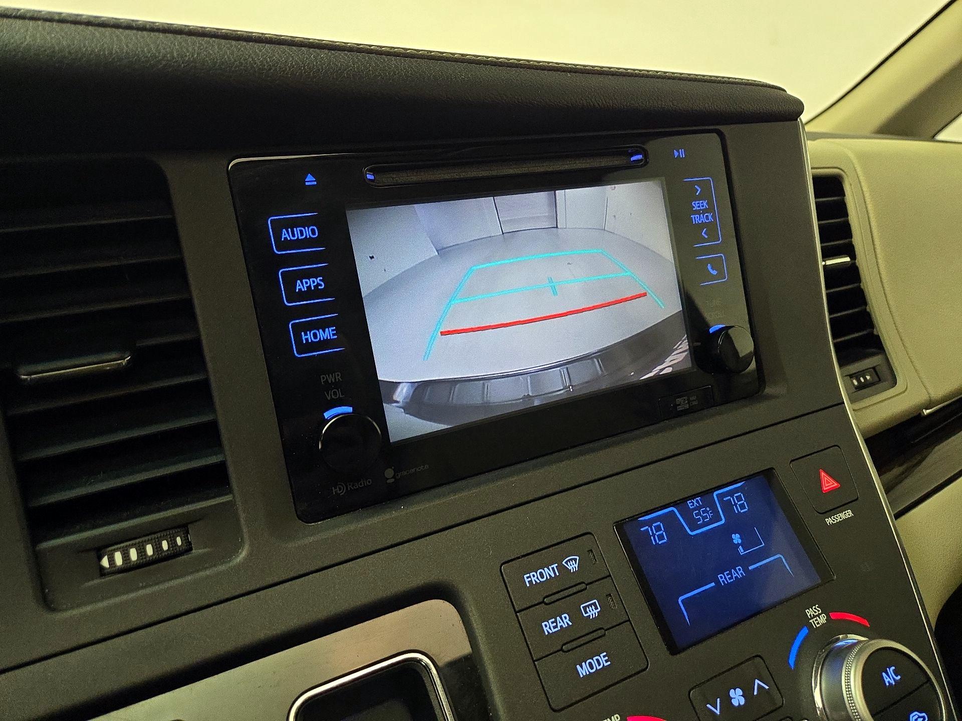 Thumbnail: 2015 Toyota Sienna - 15