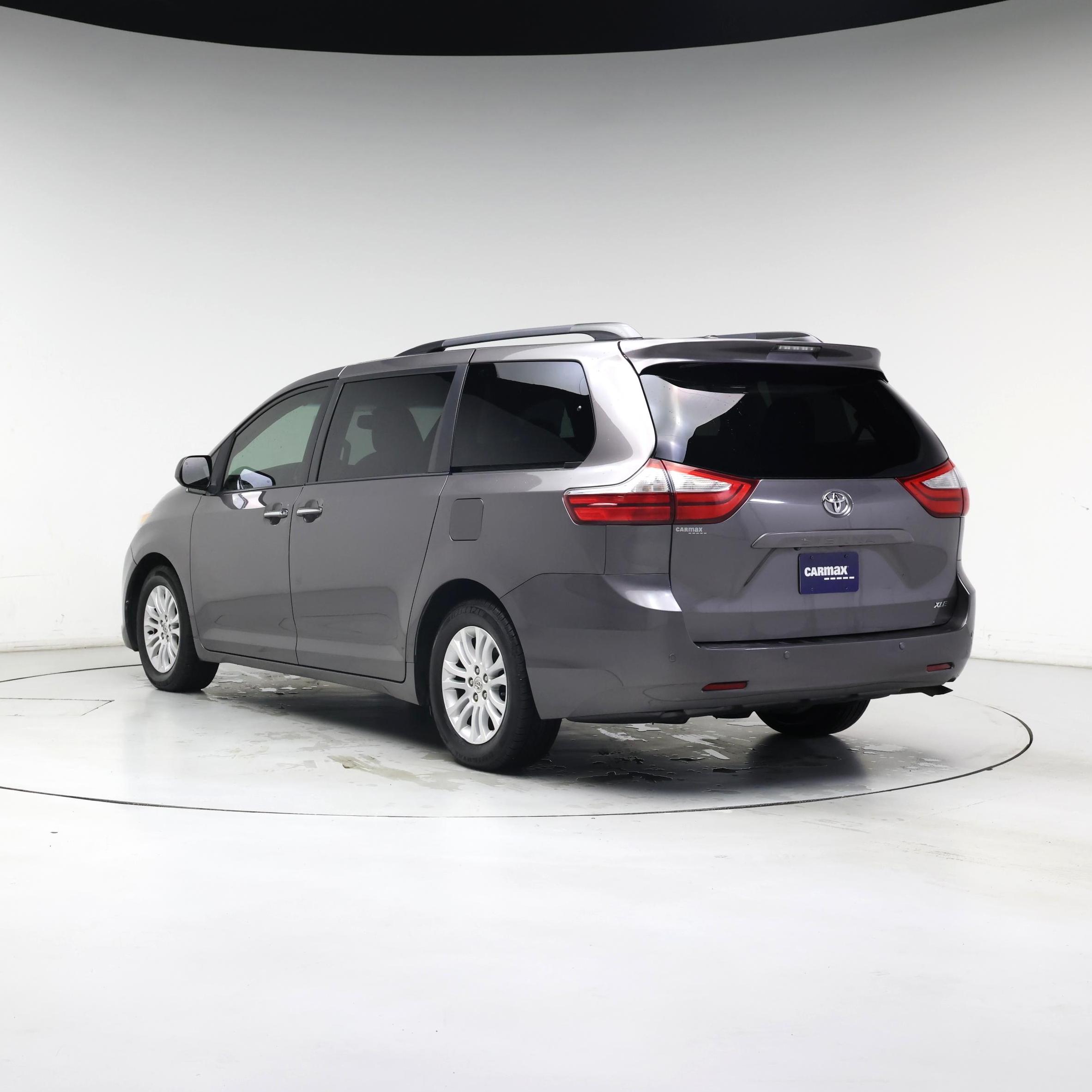Thumbnail: 2015 Toyota Sienna - 2