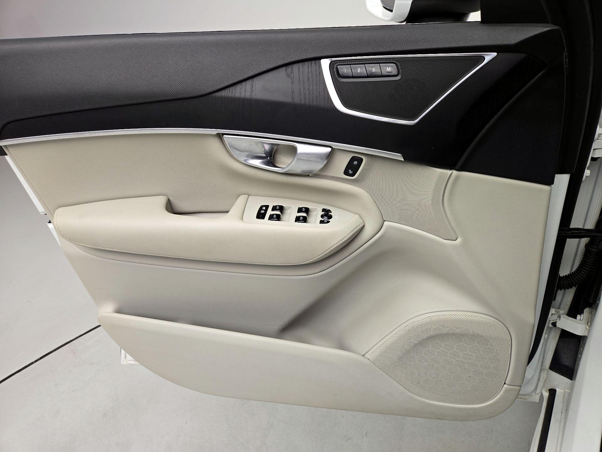 Thumbnail: 2020 Volvo XC90 - 12