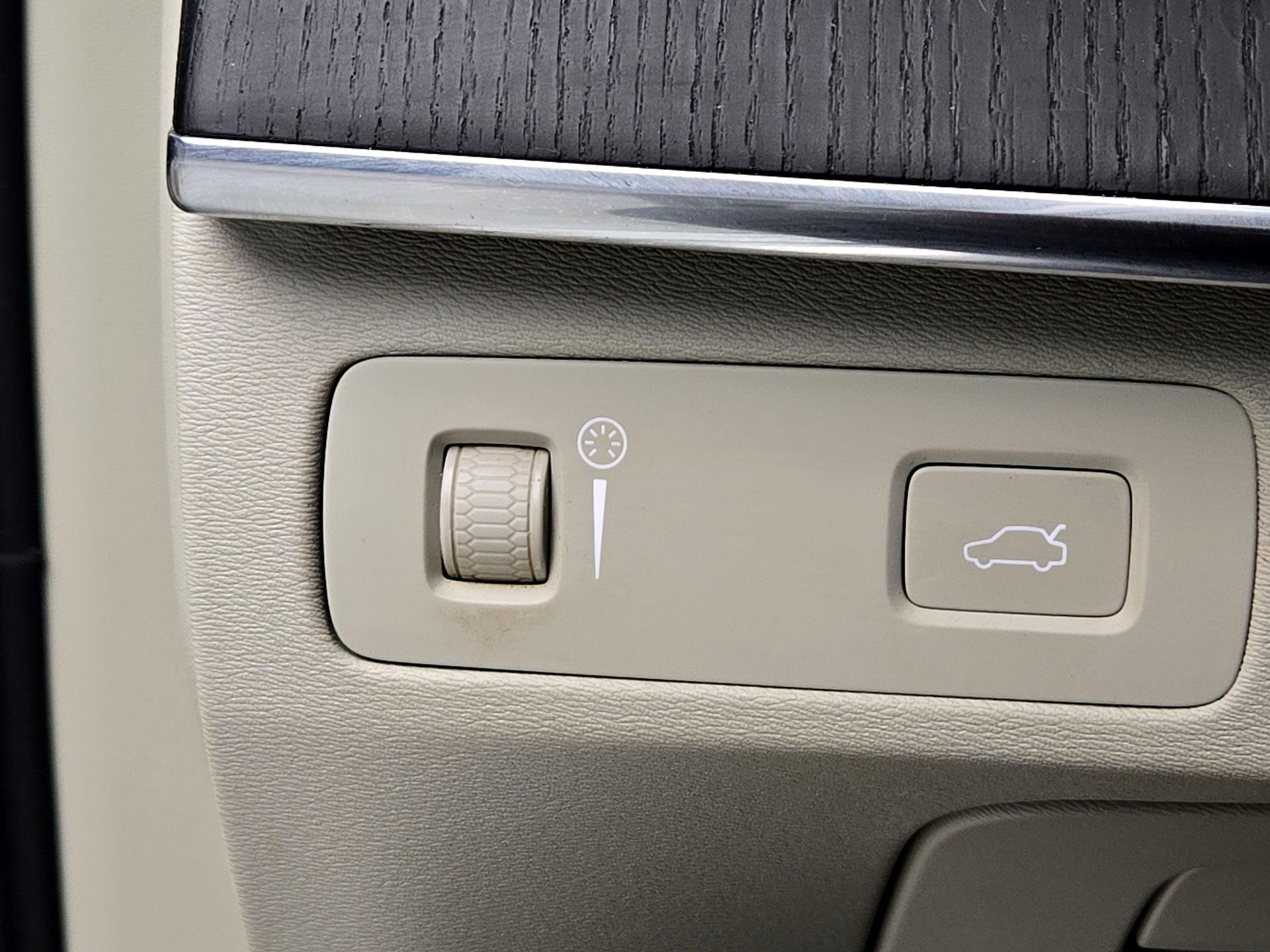 Thumbnail: 2020 Volvo XC90 - 13