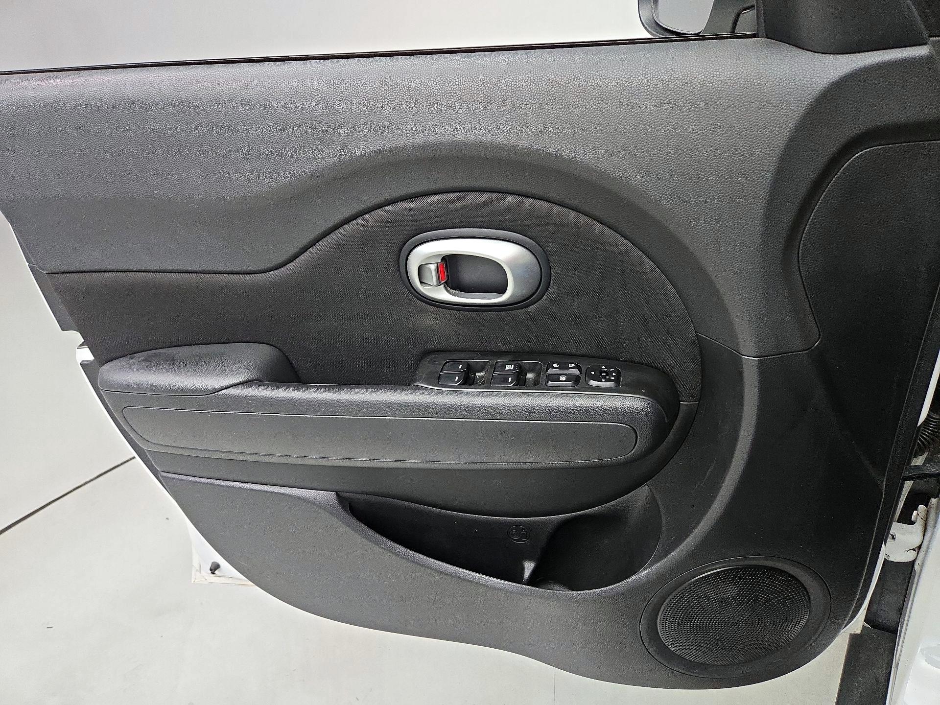 Thumbnail: 2015 Kia Soul - 12