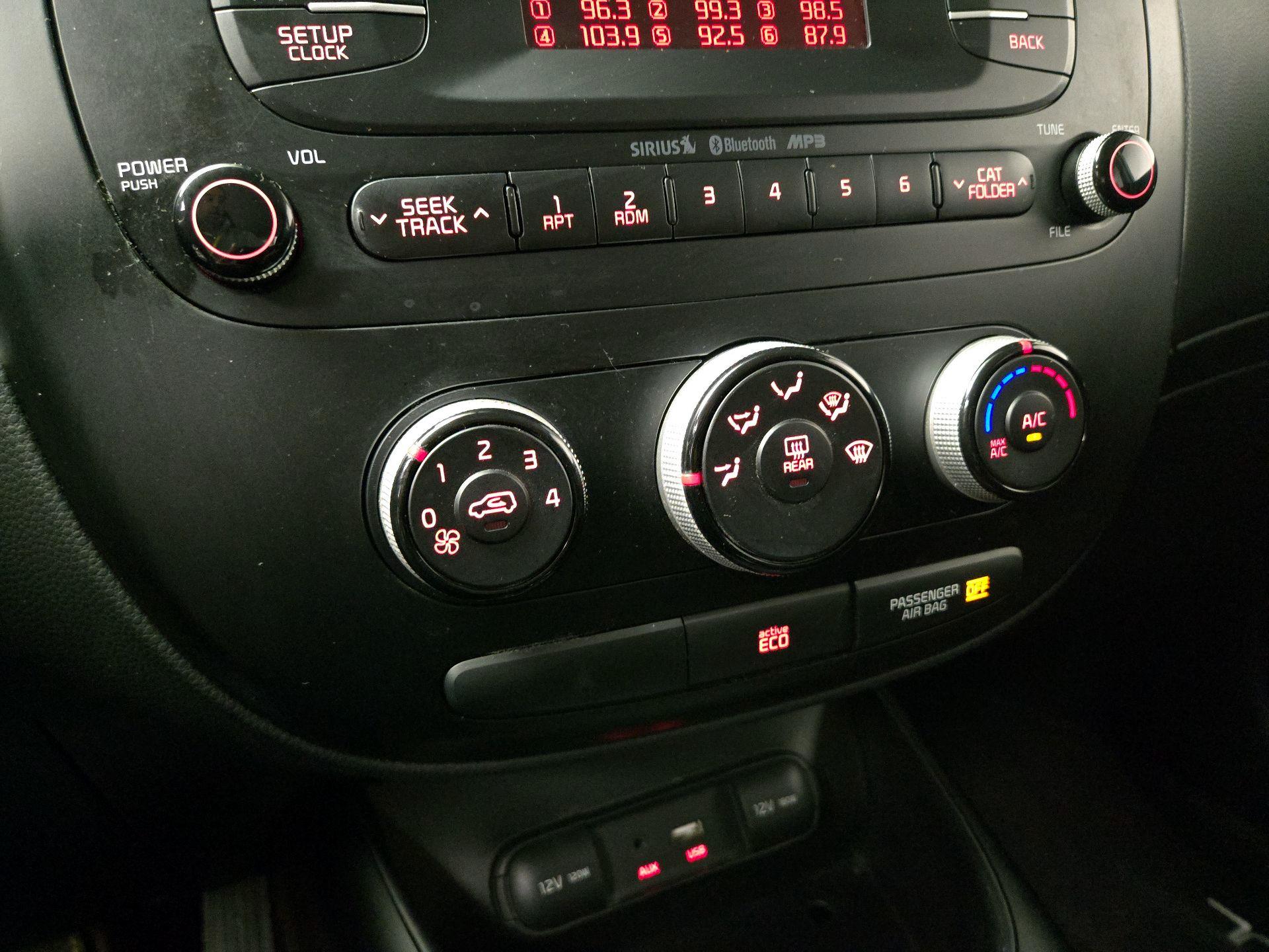 Thumbnail: 2015 Kia Soul - 15