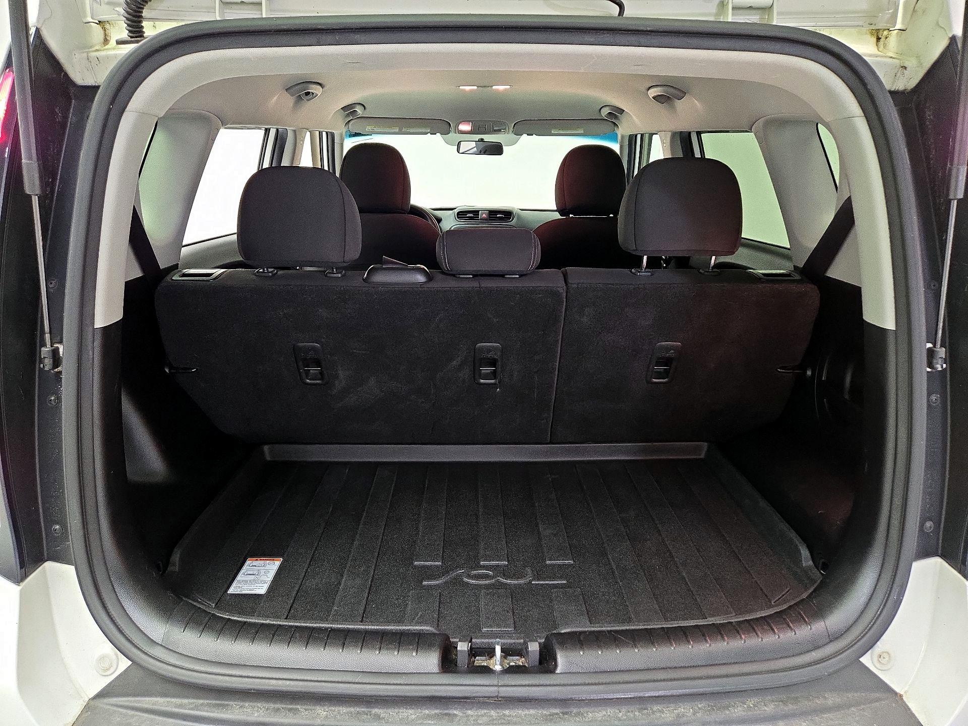 Thumbnail: 2015 Kia Soul - 19