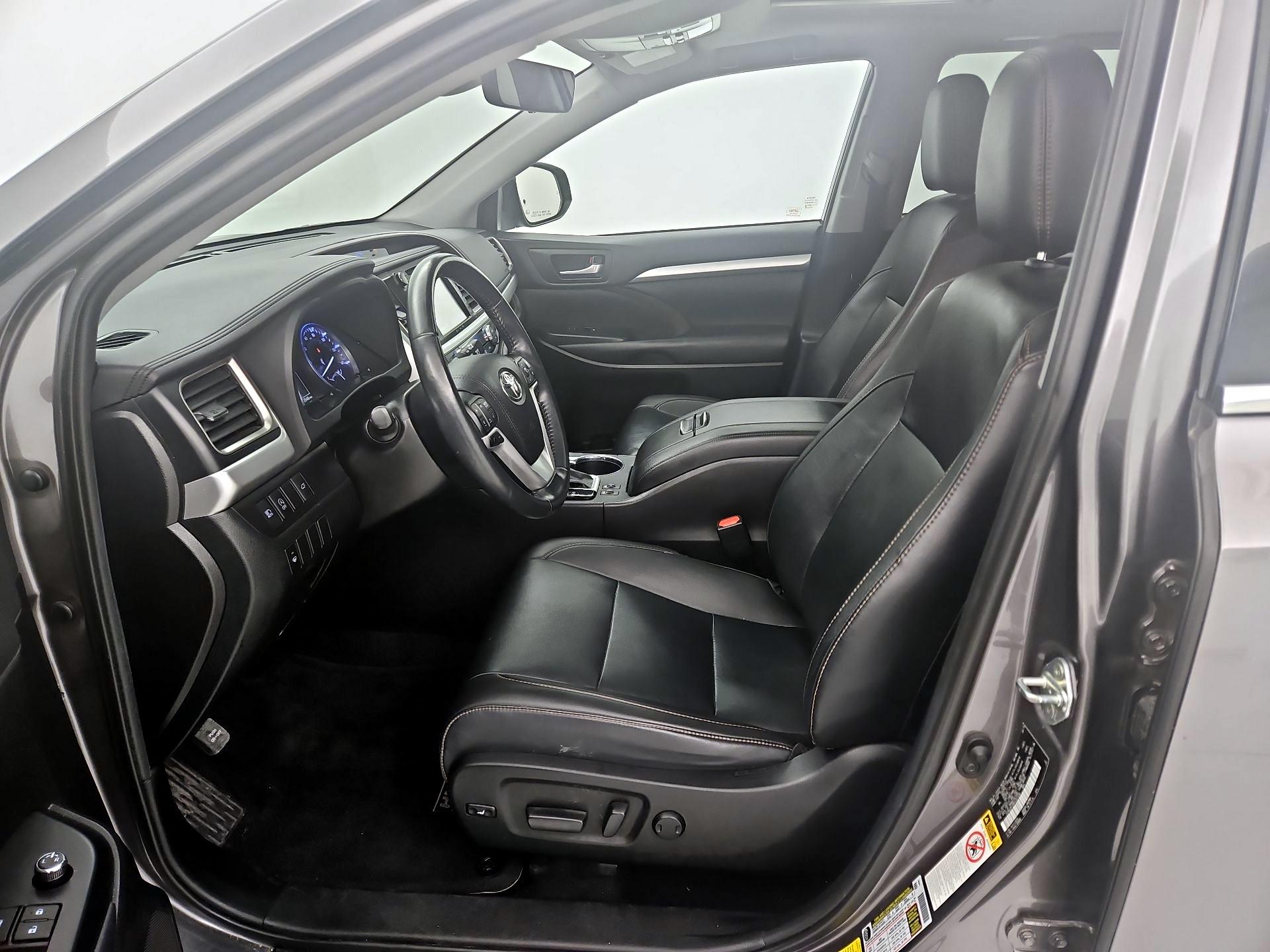 Thumbnail: 2019 Toyota Highlander - 11