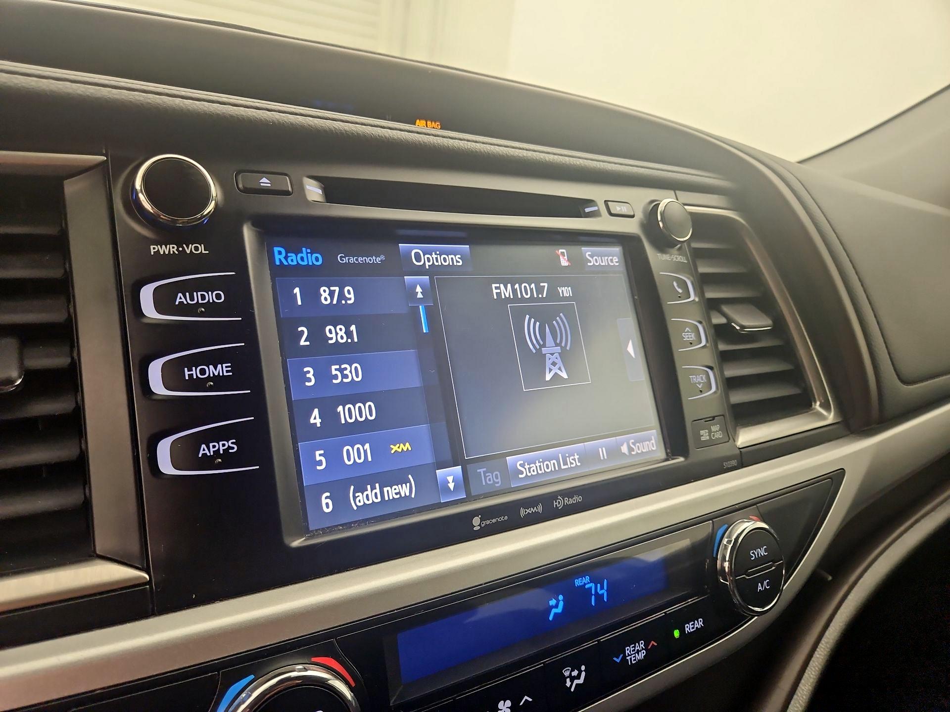 Thumbnail: 2019 Toyota Highlander - 15