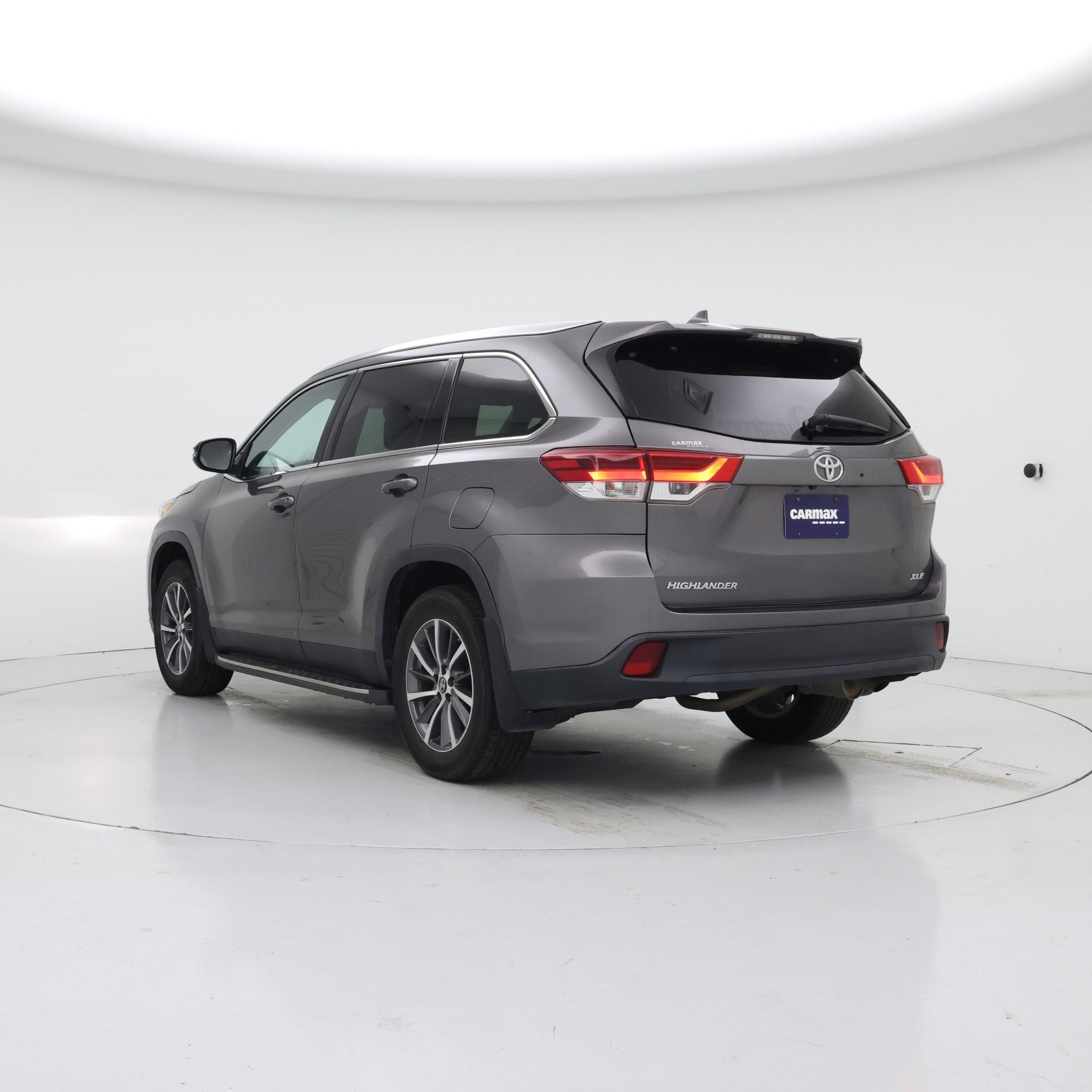 Thumbnail: 2019 Toyota Highlander - 2