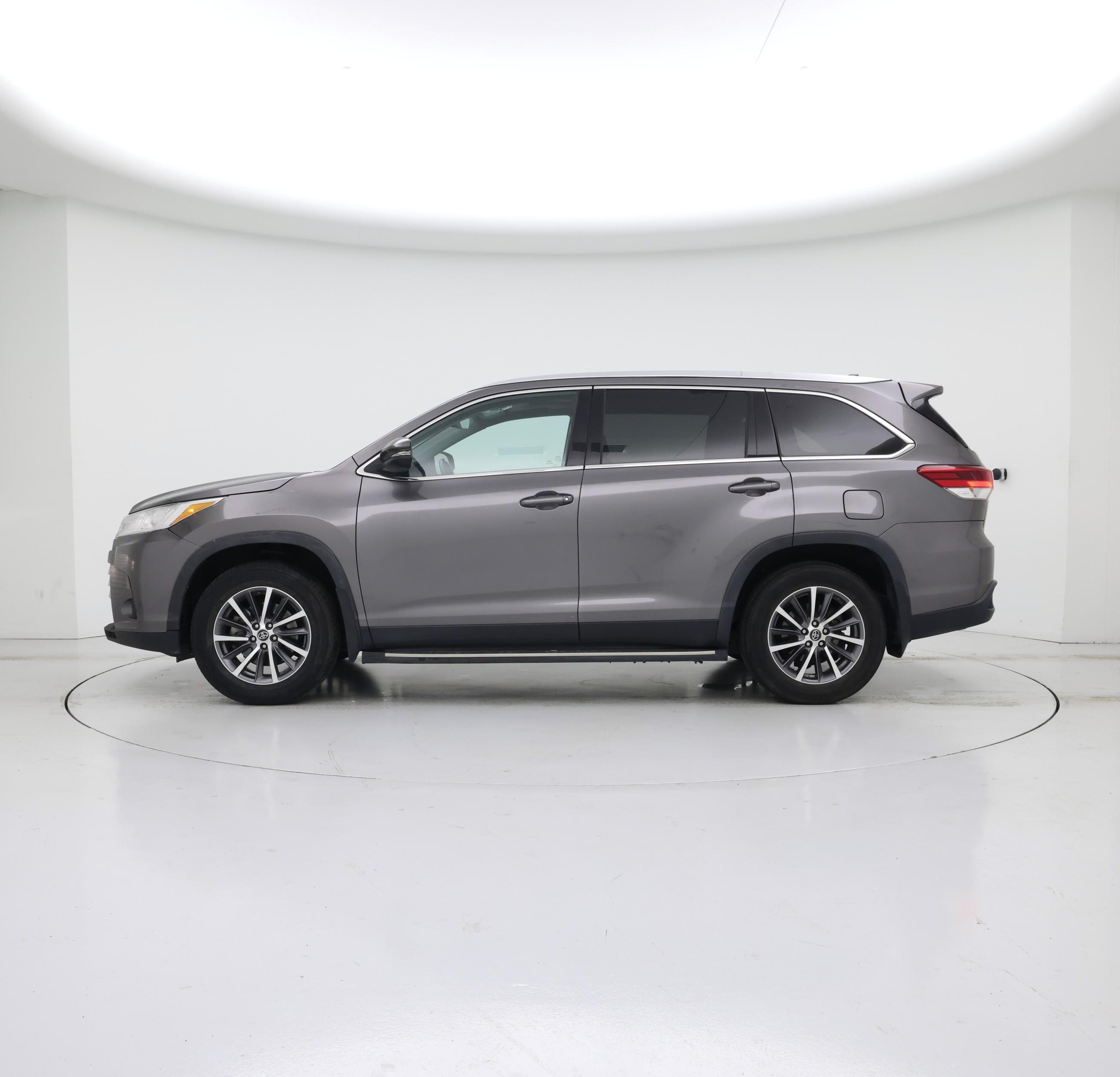 Thumbnail: 2019 Toyota Highlander - 3
