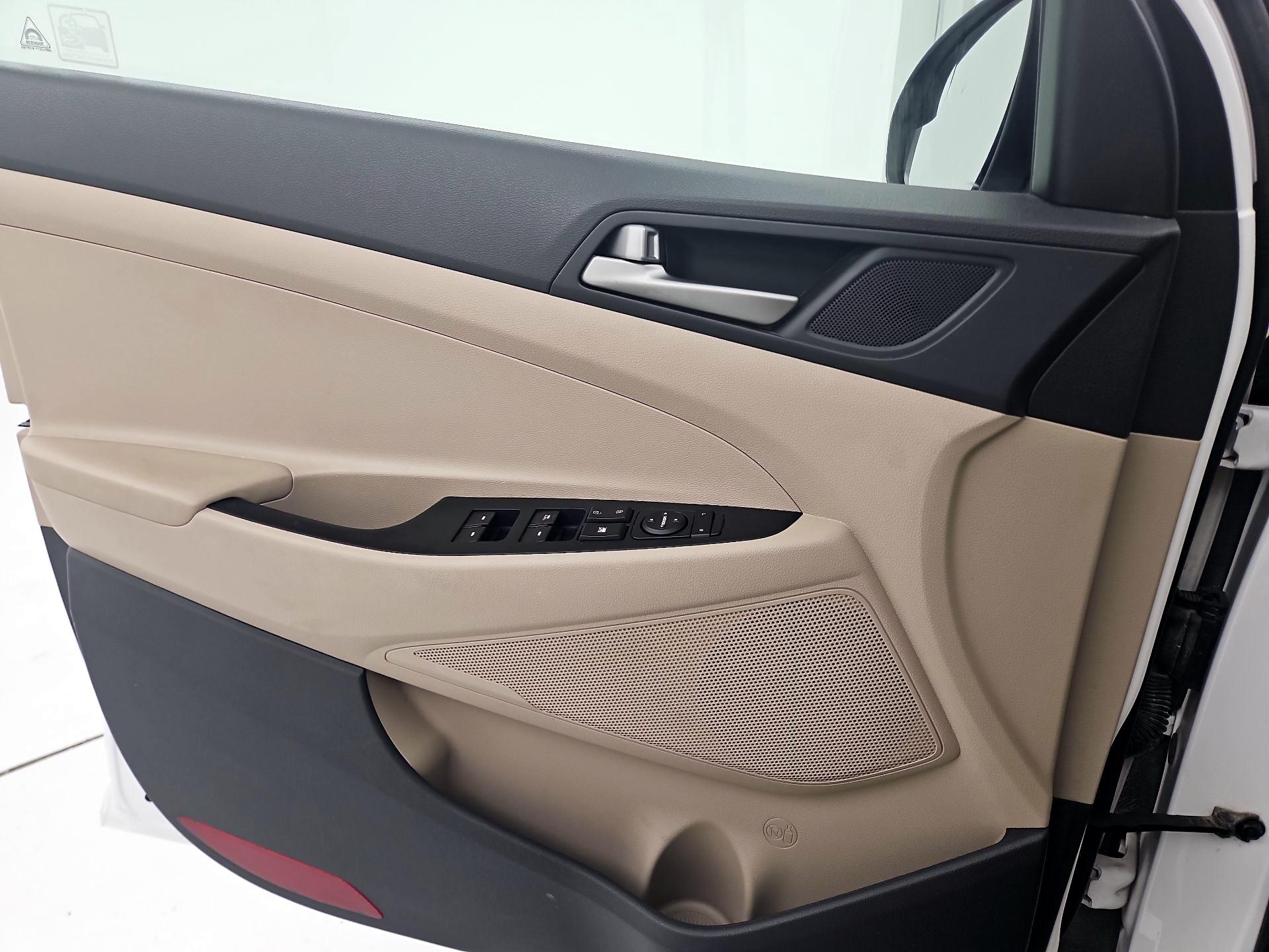 Thumbnail: 2018 Hyundai Tucson - 12