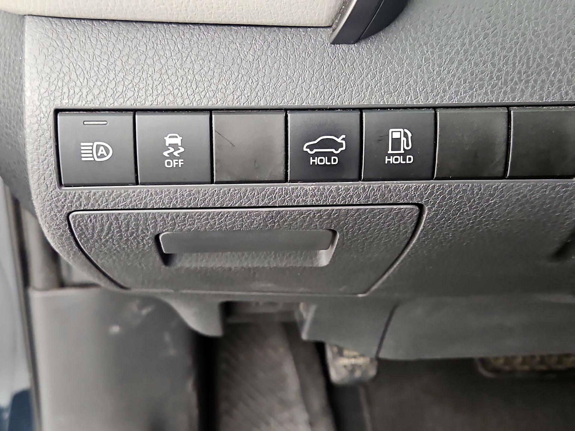 Thumbnail: 2019 Toyota Camry - 13