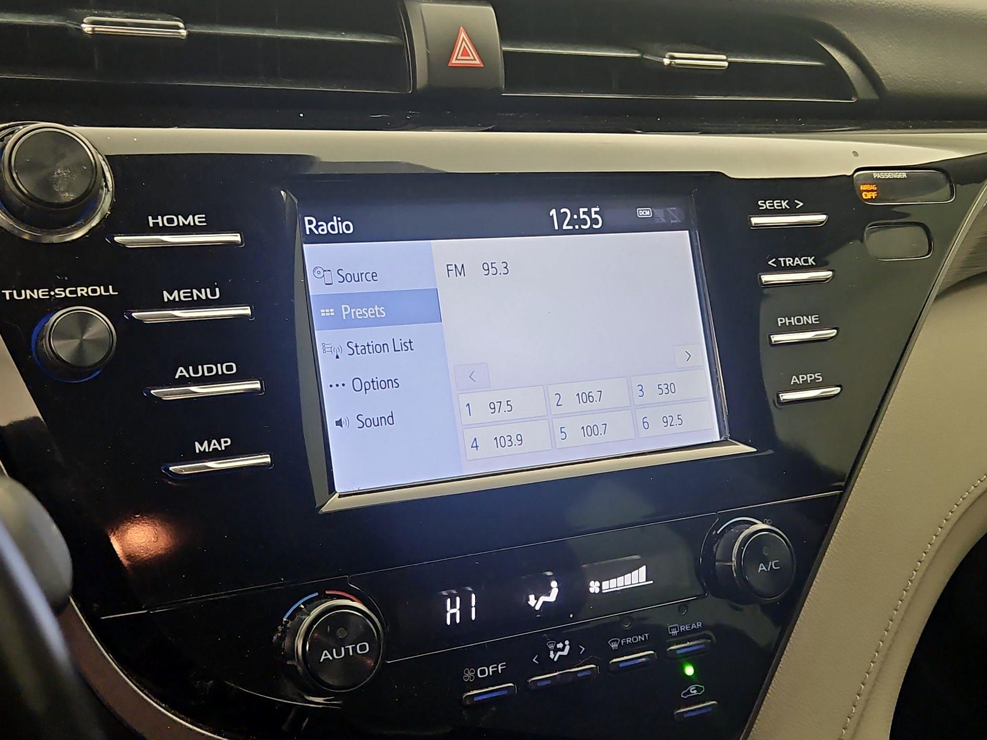 Thumbnail: 2019 Toyota Camry - 15