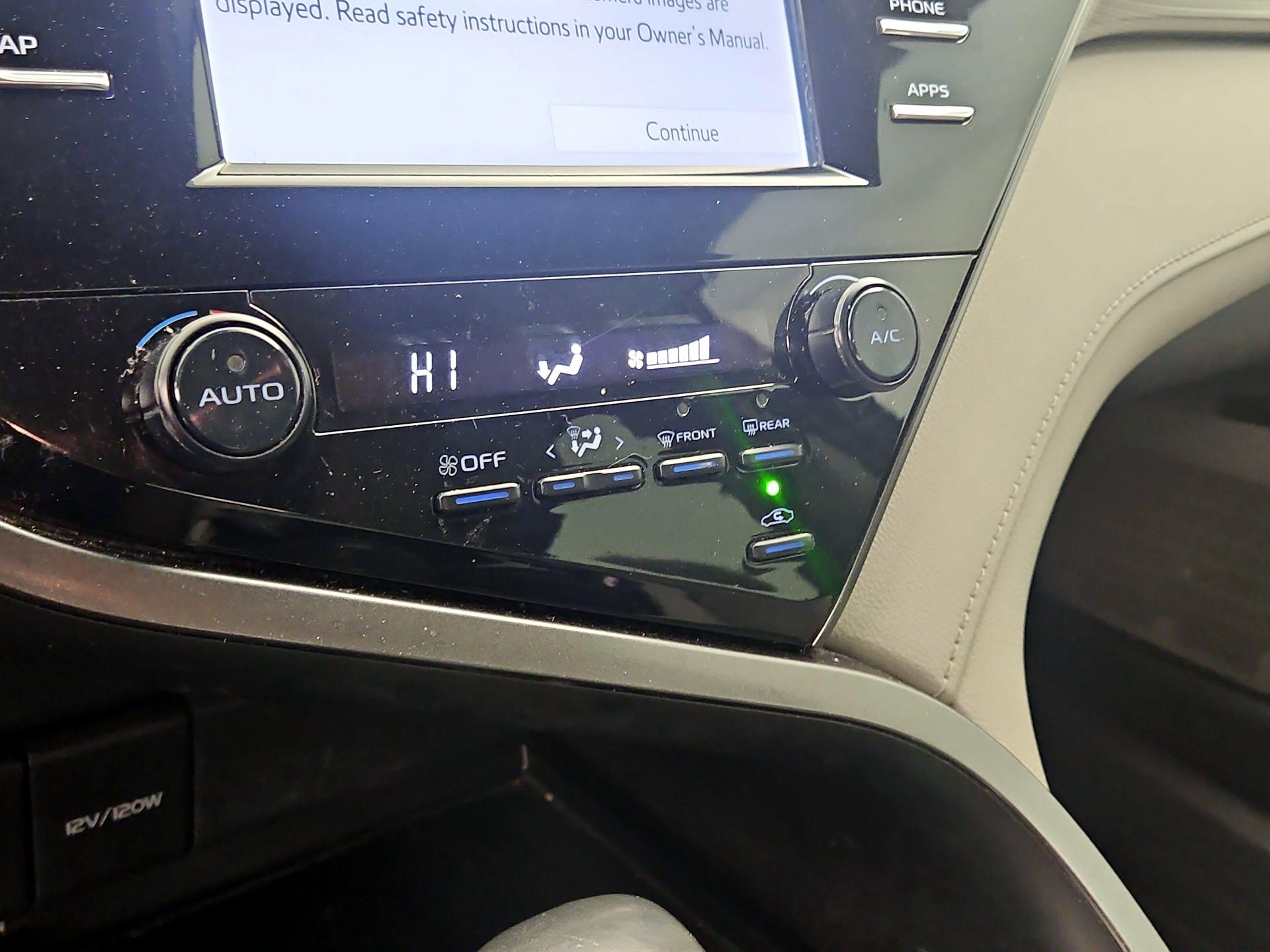 Thumbnail: 2019 Toyota Camry - 16